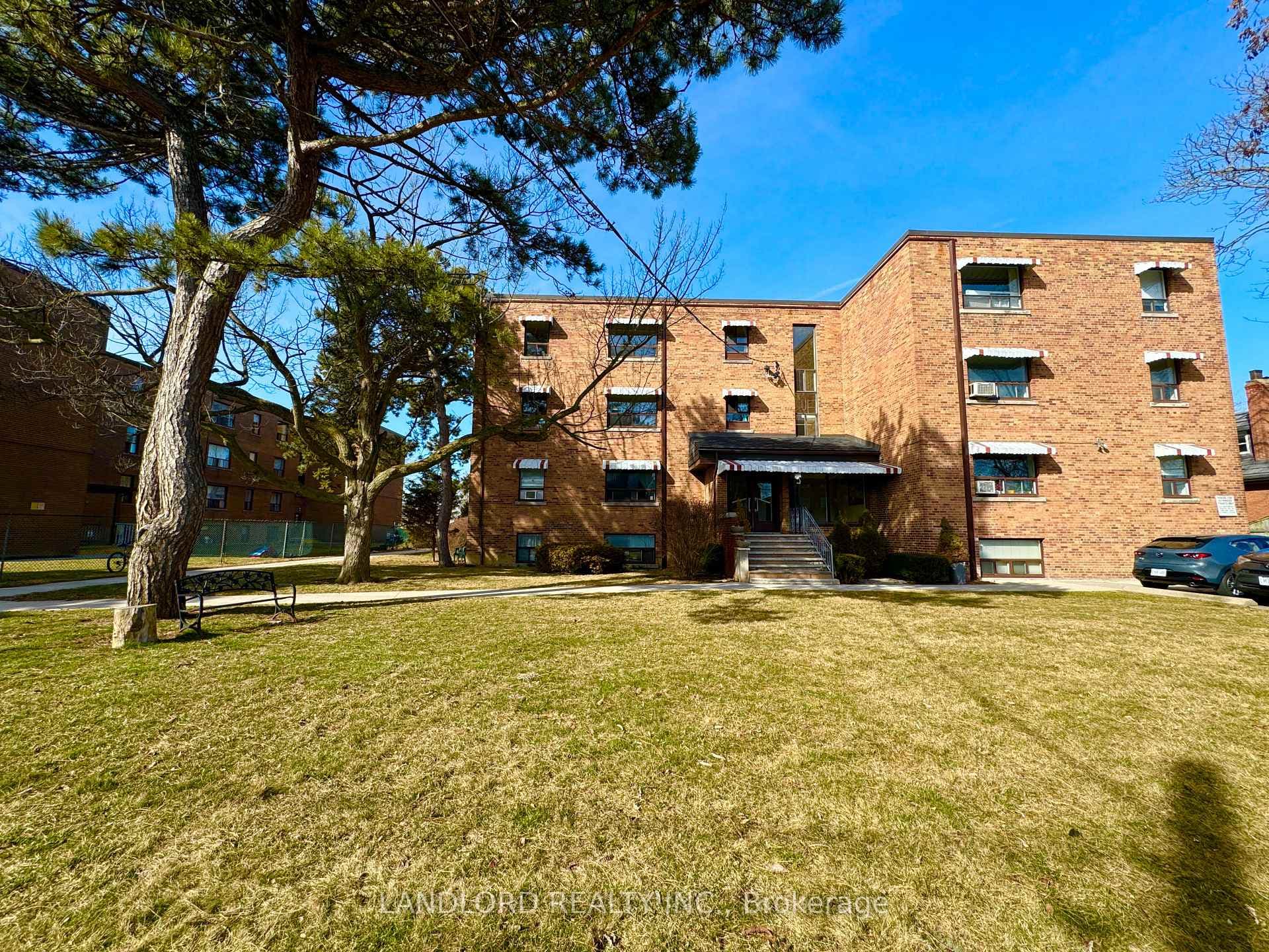 2696 Lake Shore Boulevard Unit 5 photo 17