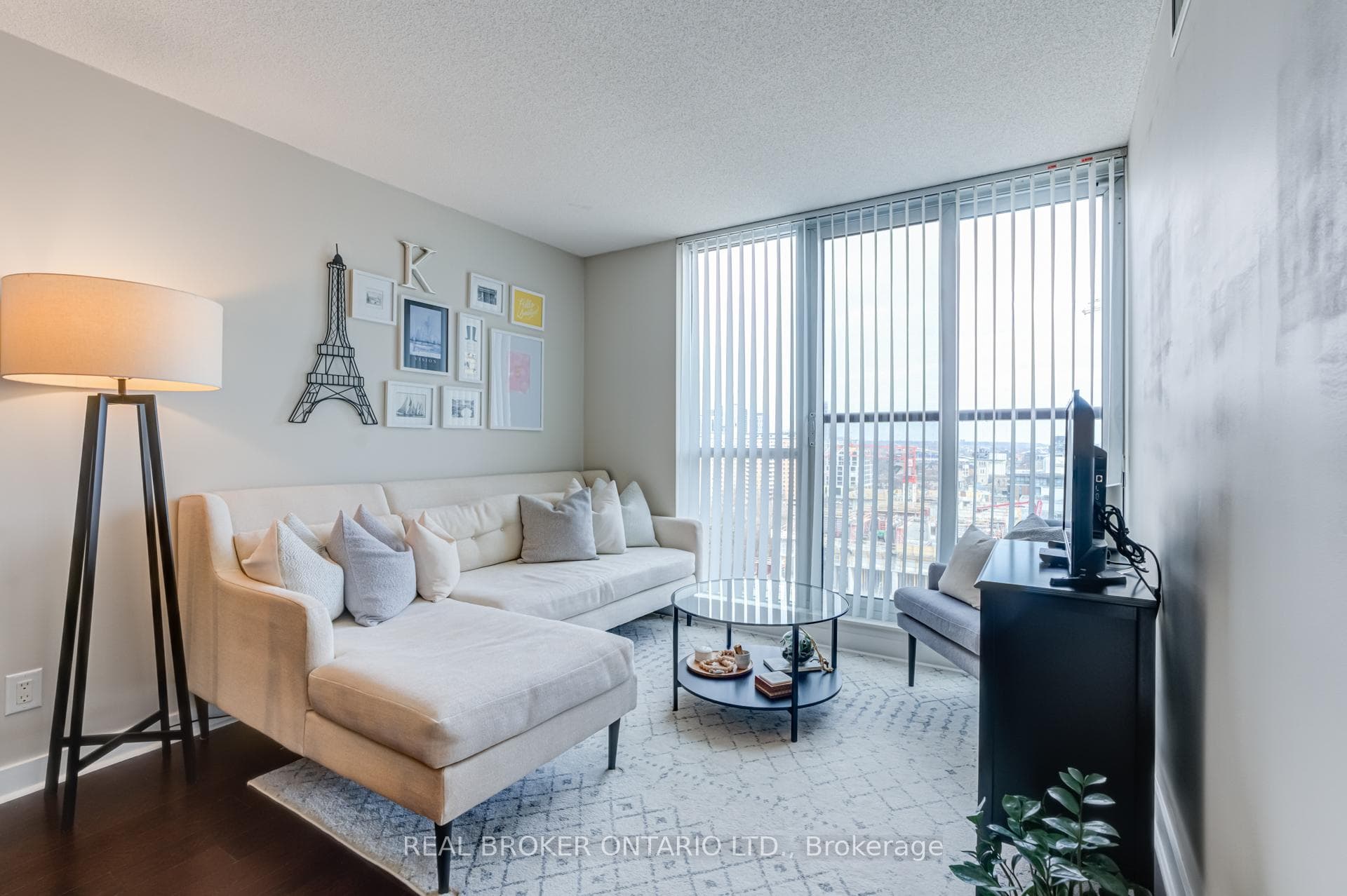 320 Richmond Street Unit 1516 photo 1