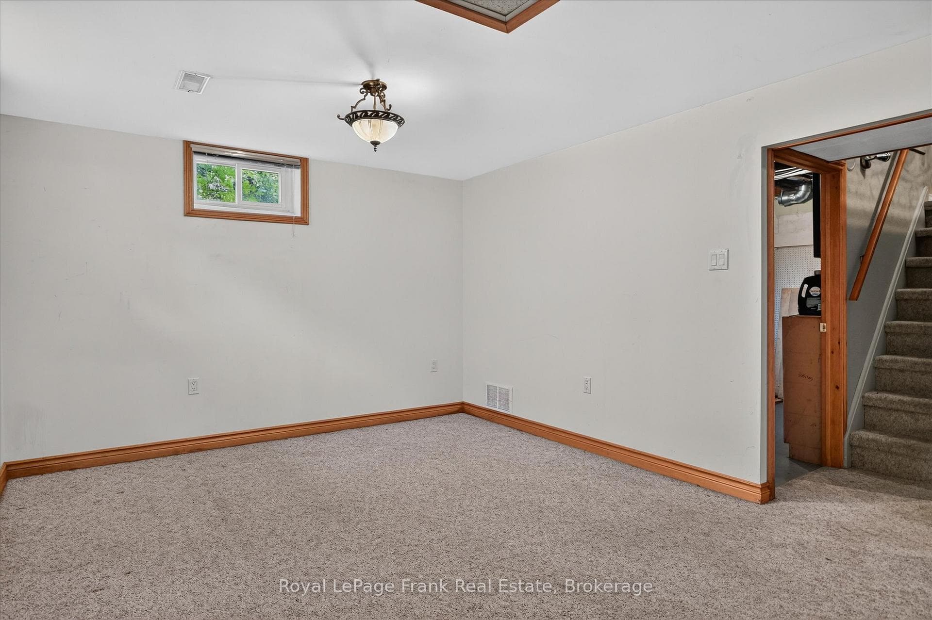 870 Hemlock Street photo 25