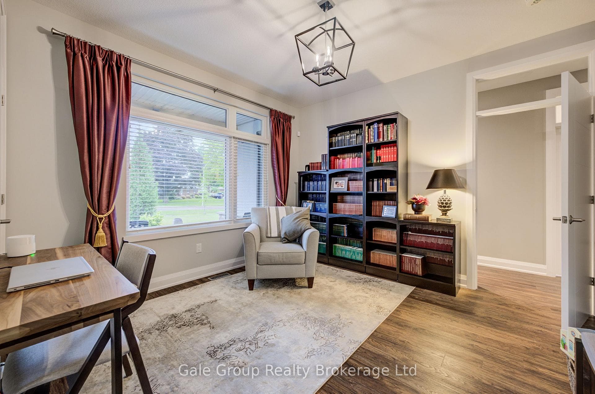 8 Pittock Park Road photo 5