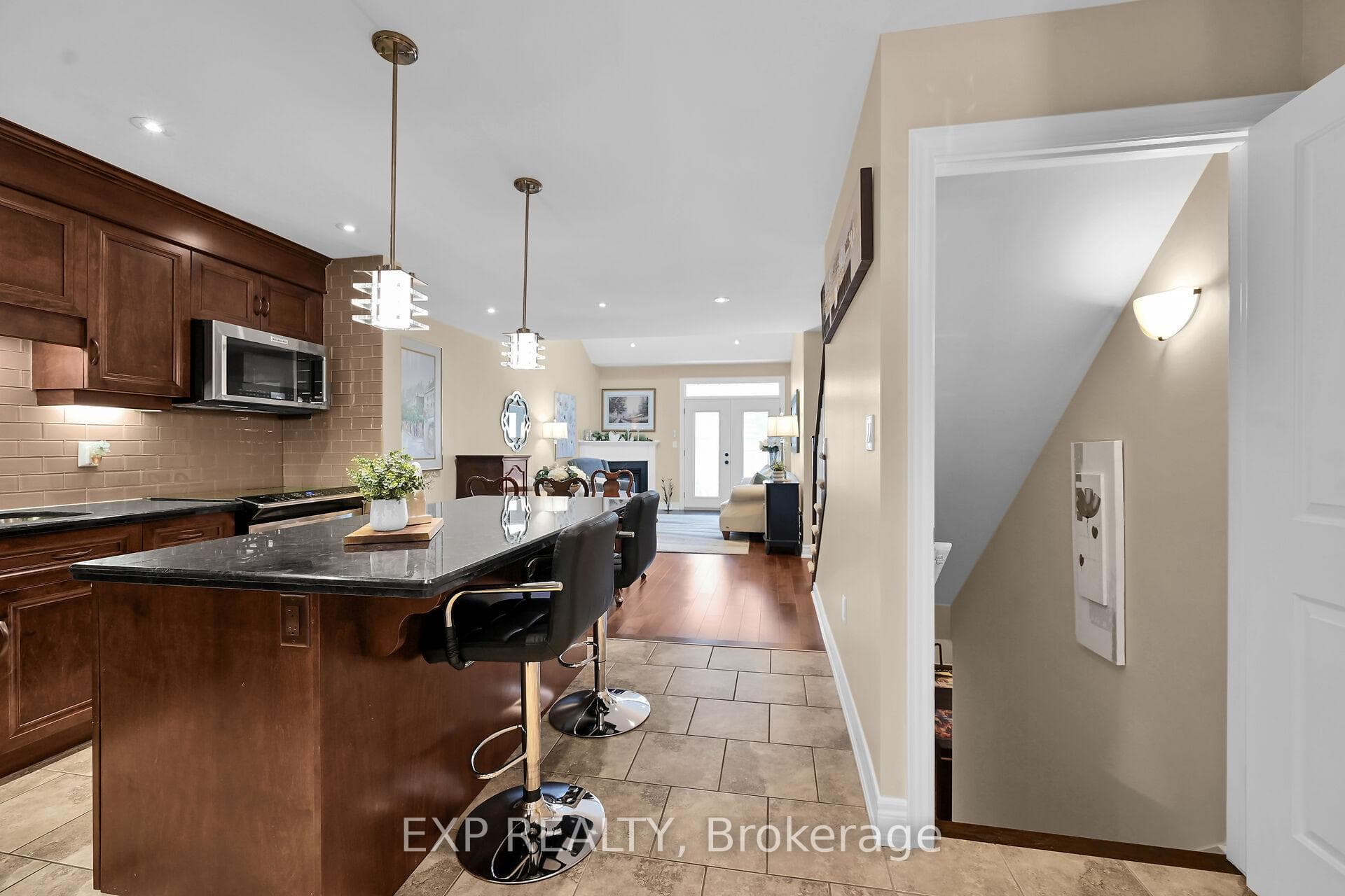 6 Burgundy Grove photo 5
