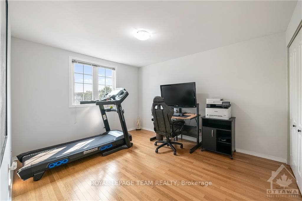 60 FRAMINGHAM Crescent photo 15