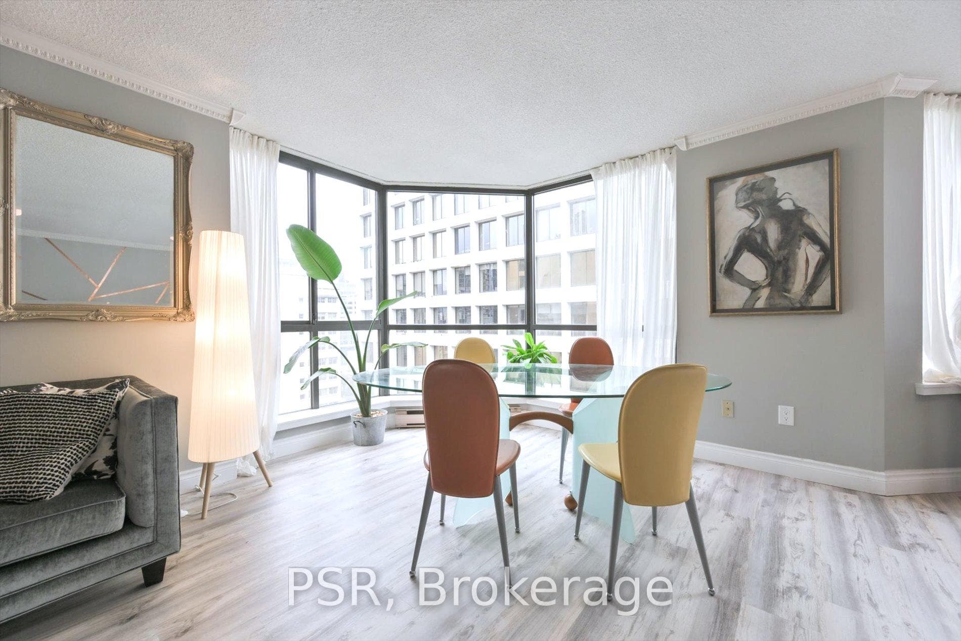 280 Simcoe Street Unit 1402 photo 5