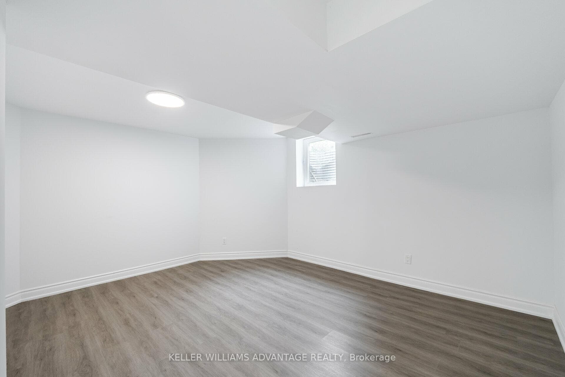 694 Amaretto Avenue photo 4