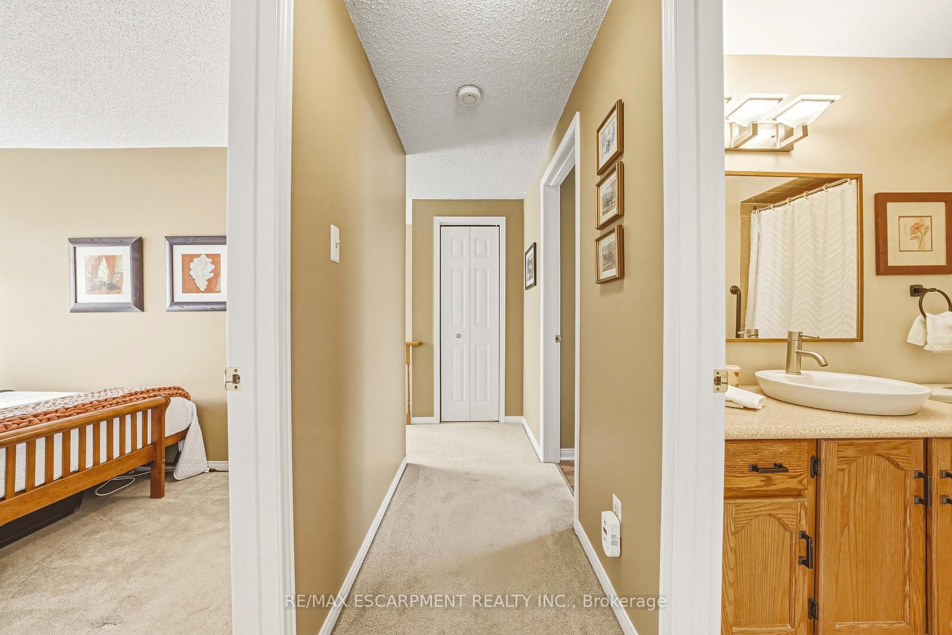 577 Tomahawk Crescent photo 29