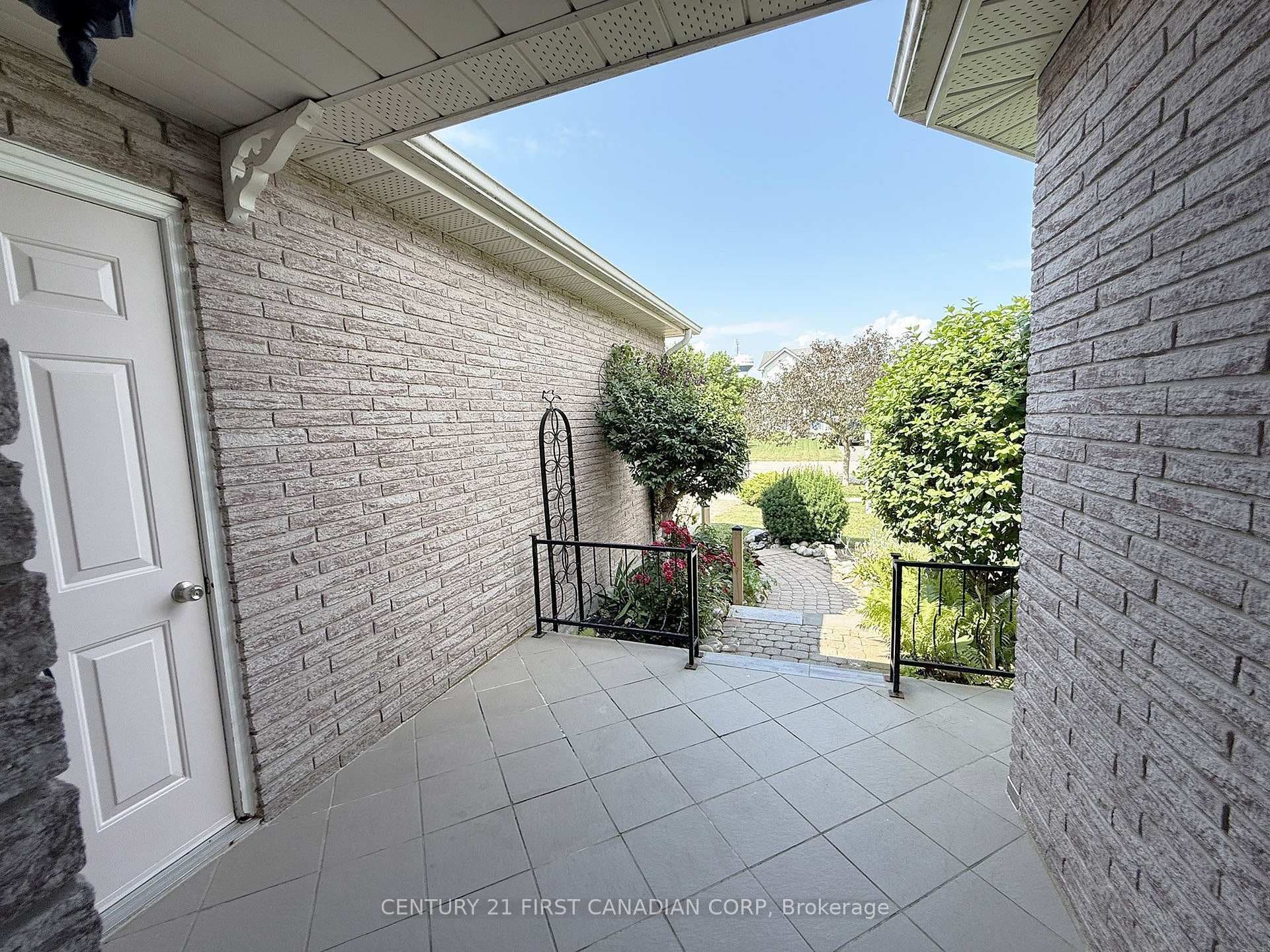 257 Fennel Street photo 5