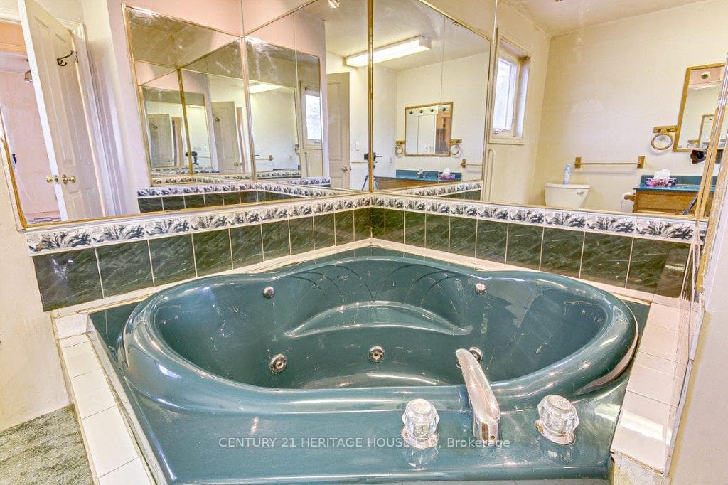 159 Maud Street photo 36
