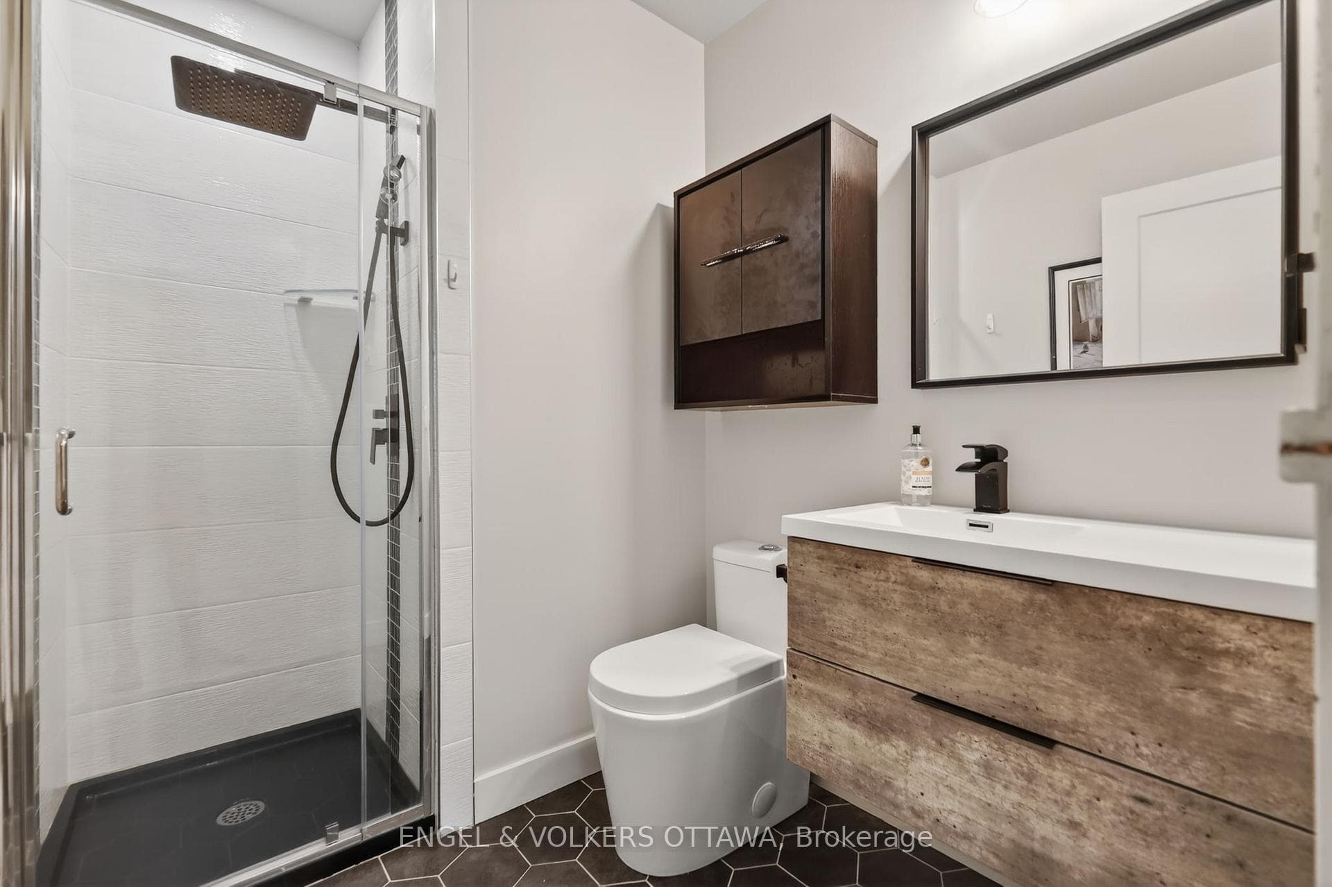 164 McClintock Way Unit 6 photo 24