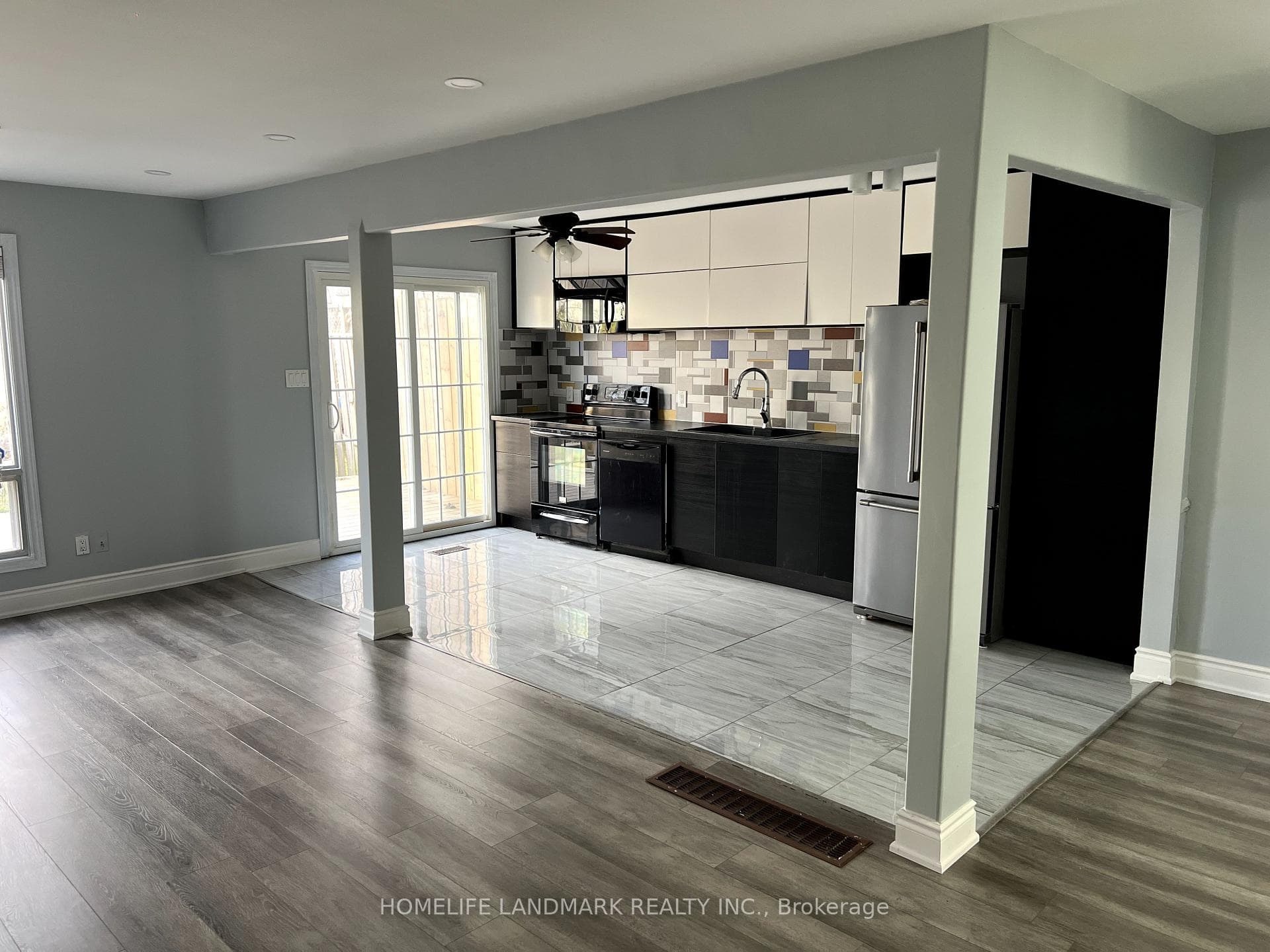 577 Dorchester Drive photo 4