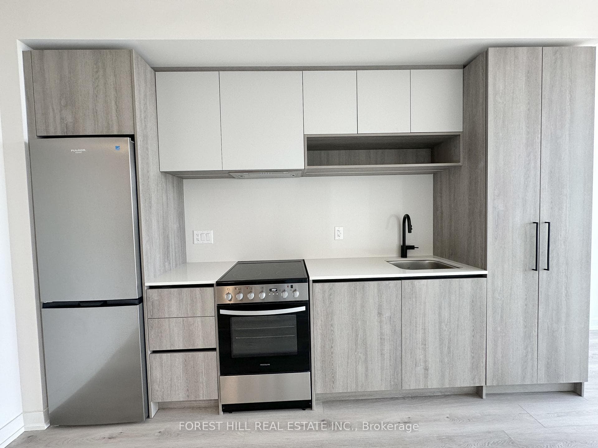 181 Sterling Road Unit 1509 photo 3