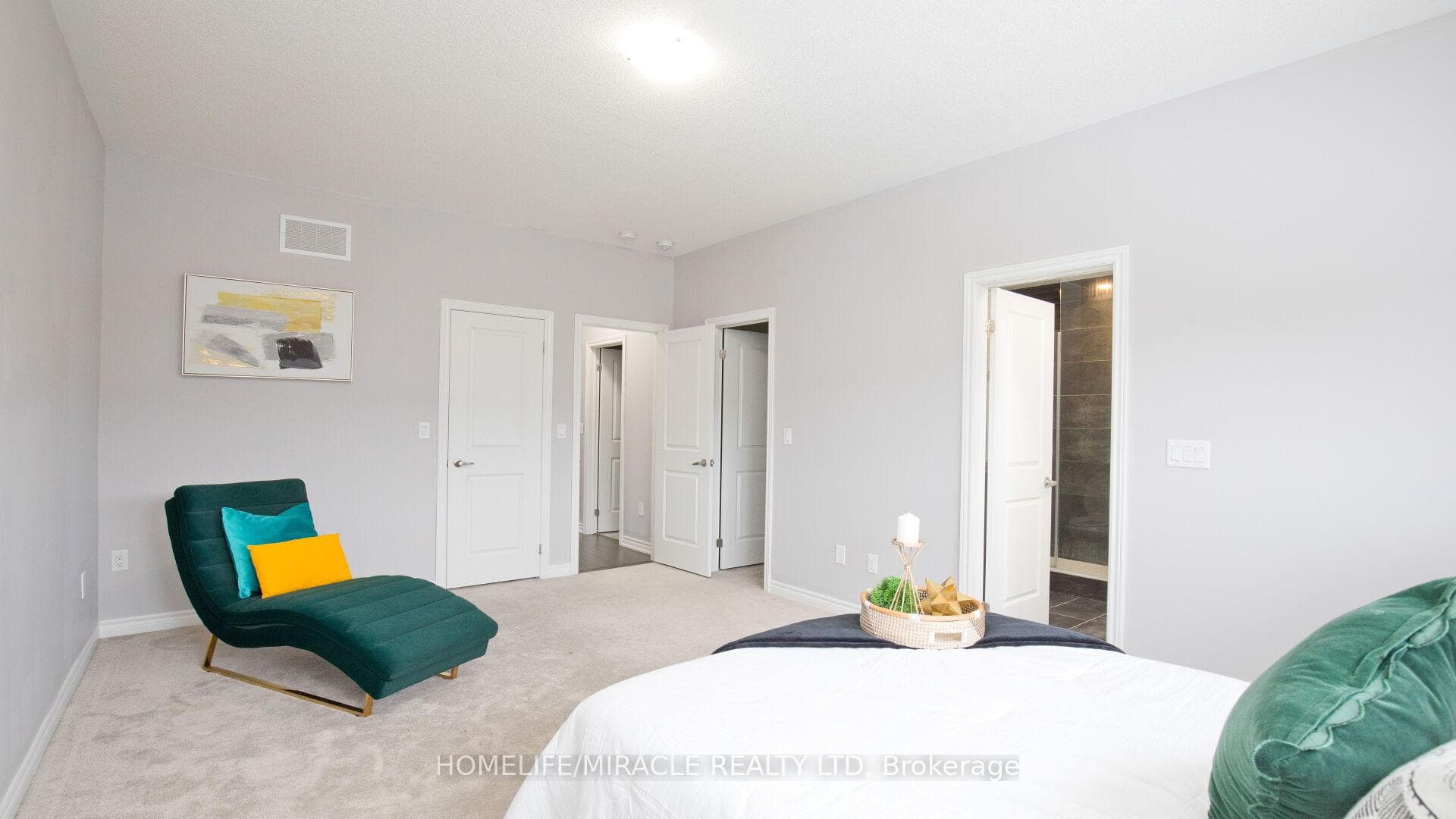 51 calabria Drive photo 20