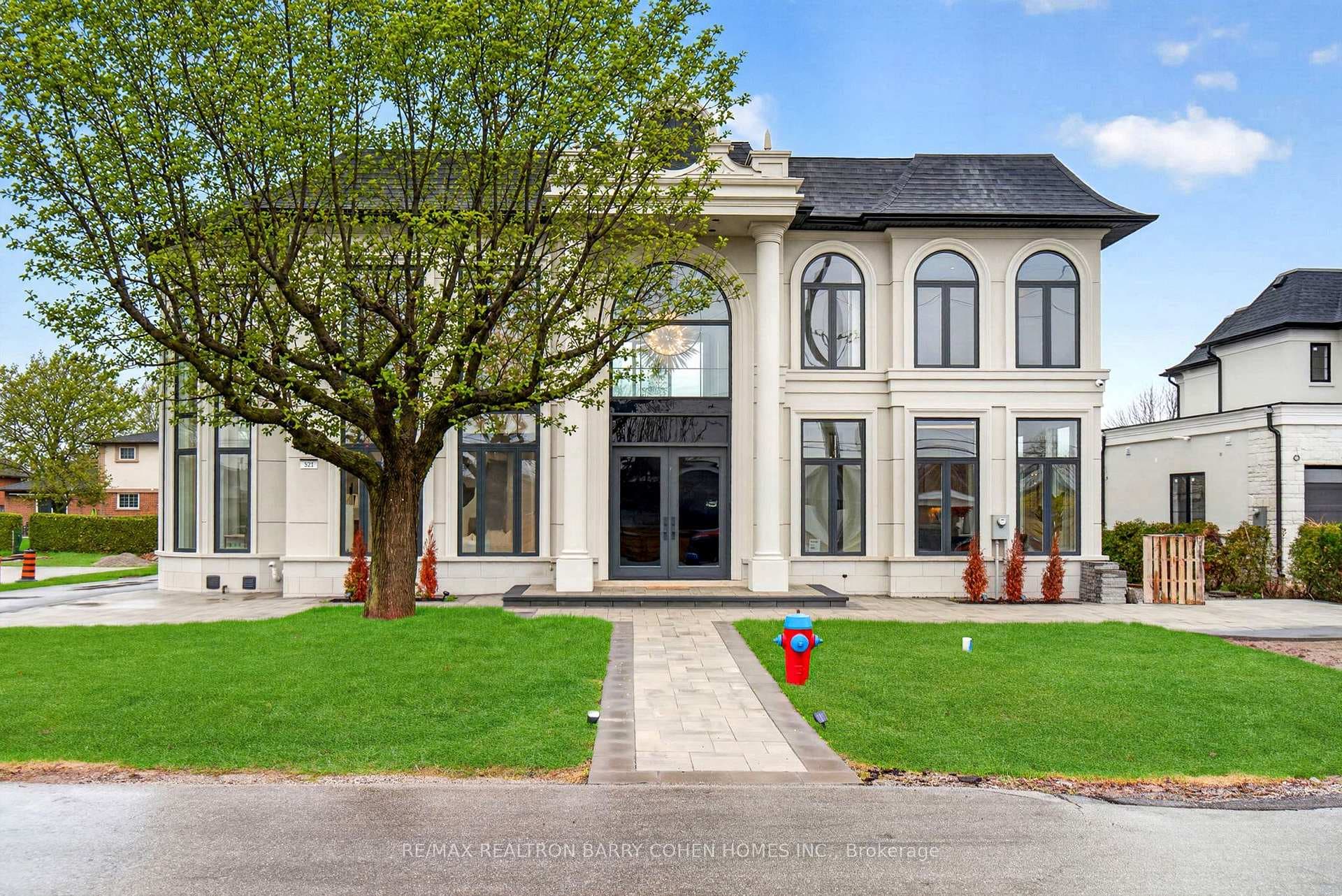 321 Morden Road photo 1