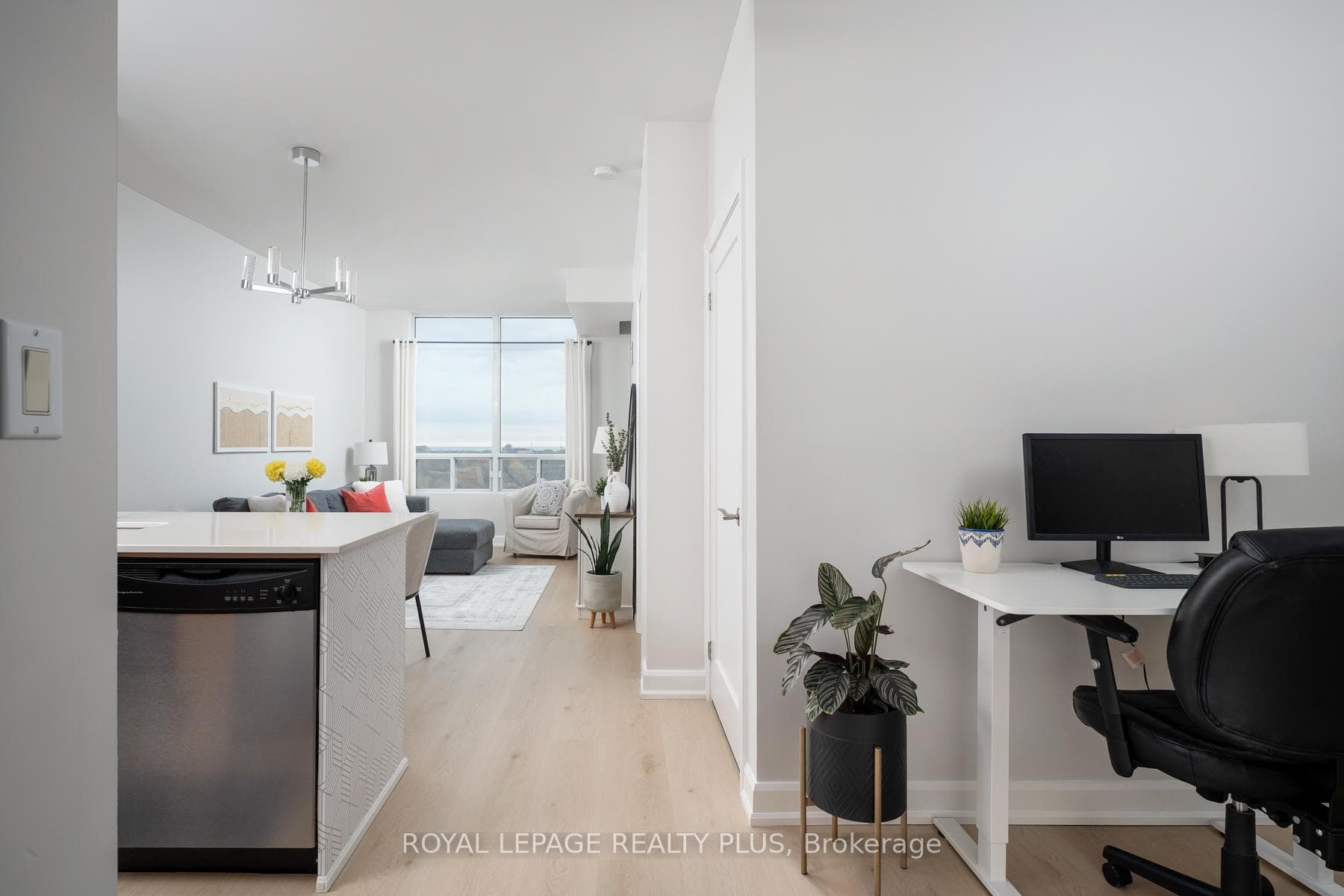3391 Bloor Street Unit 907 photo 5