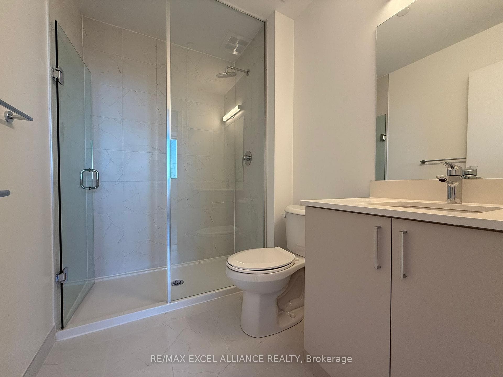 1005 Dundas Street Unit 555 photo 13
