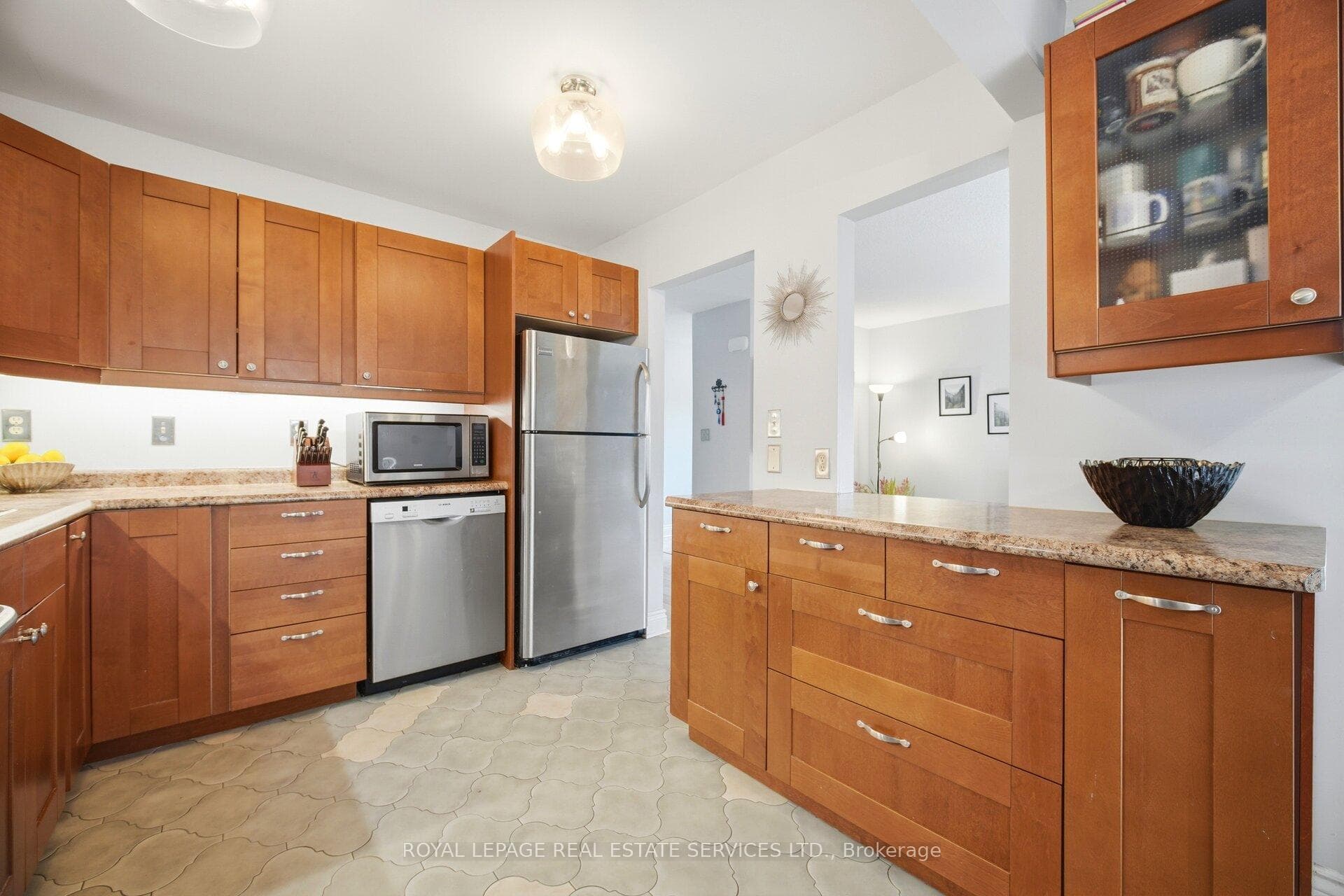 649 Francis Road Unit 3 photo 9