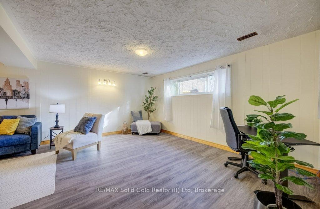 330 Daleview Place photo 32