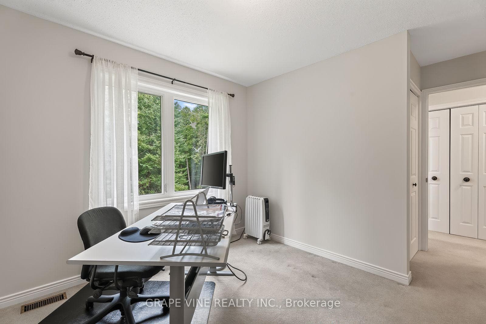 109 MIDVALE Drive photo 34