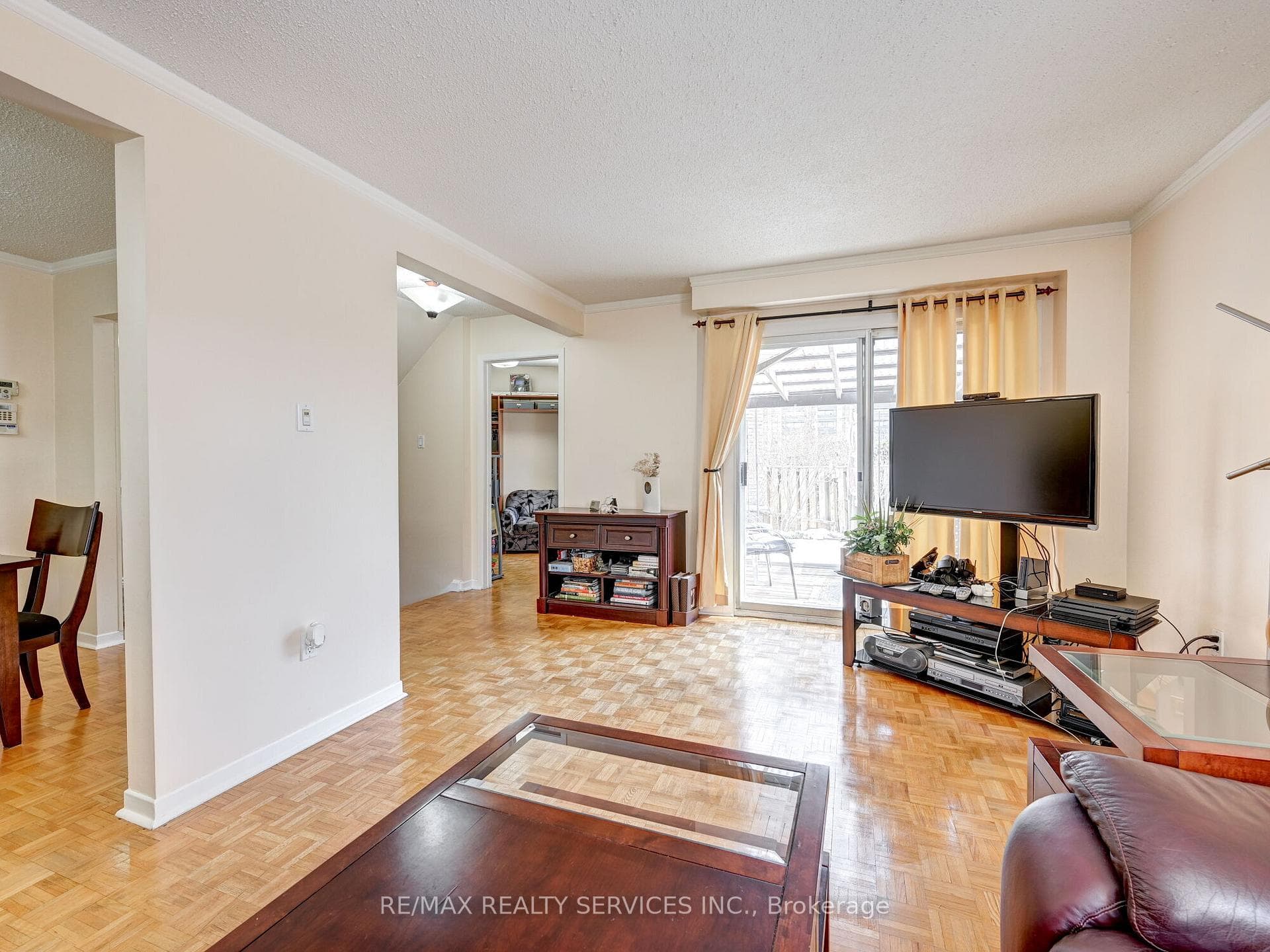 25 Moffatt Court photo 7