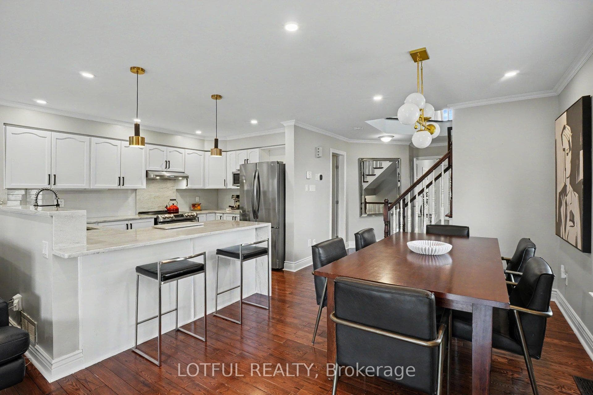 365 Riversedge Crescent photo 10