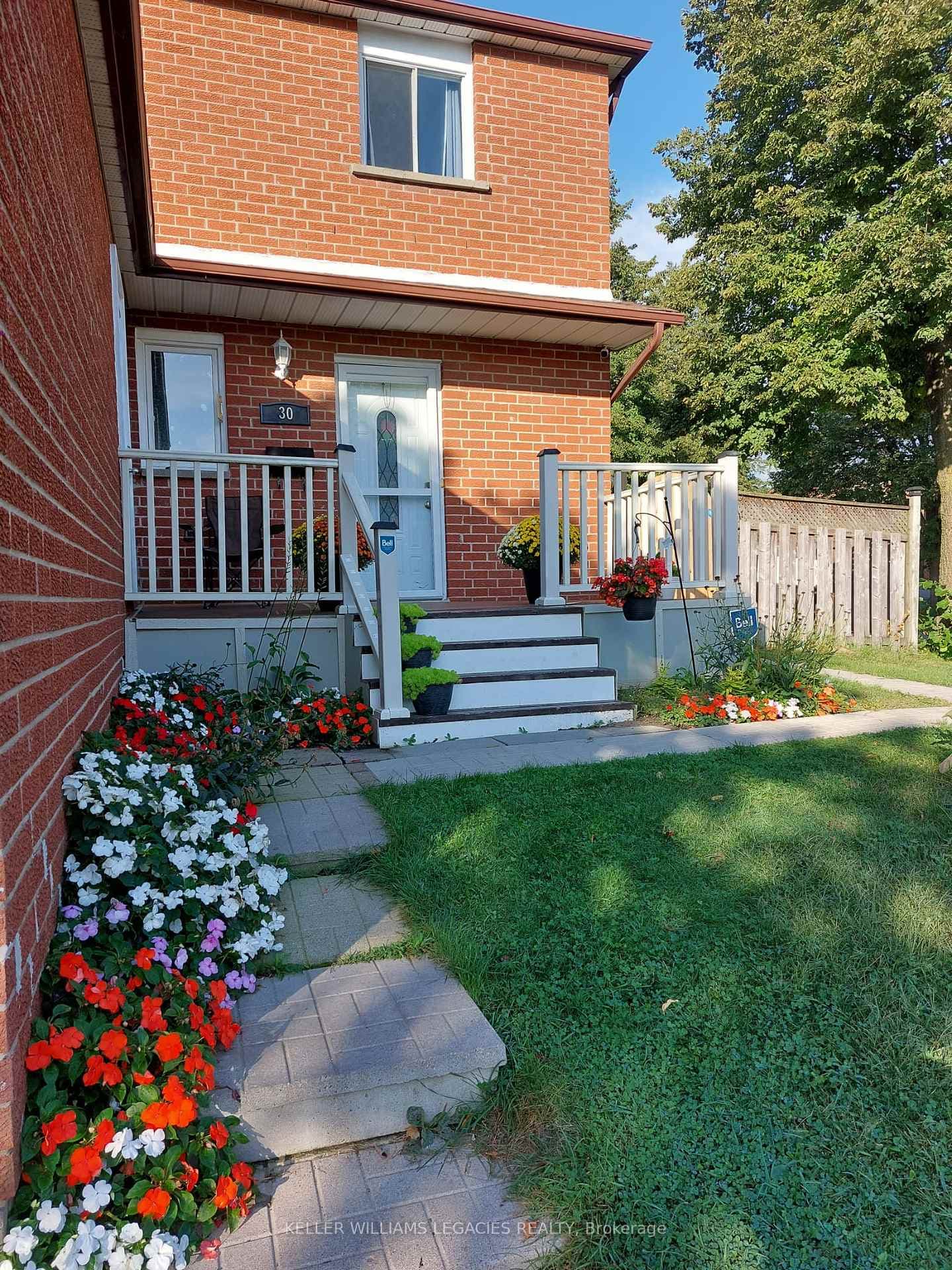 30 Trawley Crescent Unit Main photo 4
