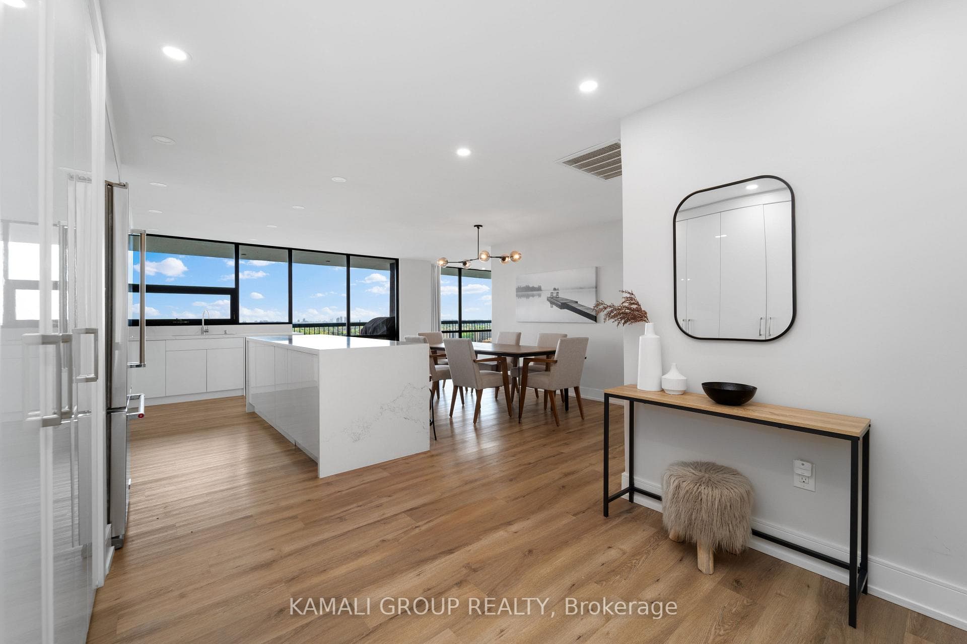 135 Antibes Drive Unit PH4 photo 4