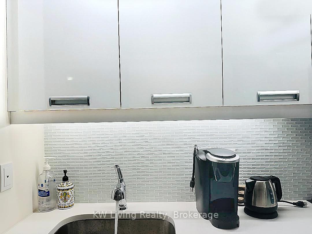 99 John Street Unit 3201 photo 21