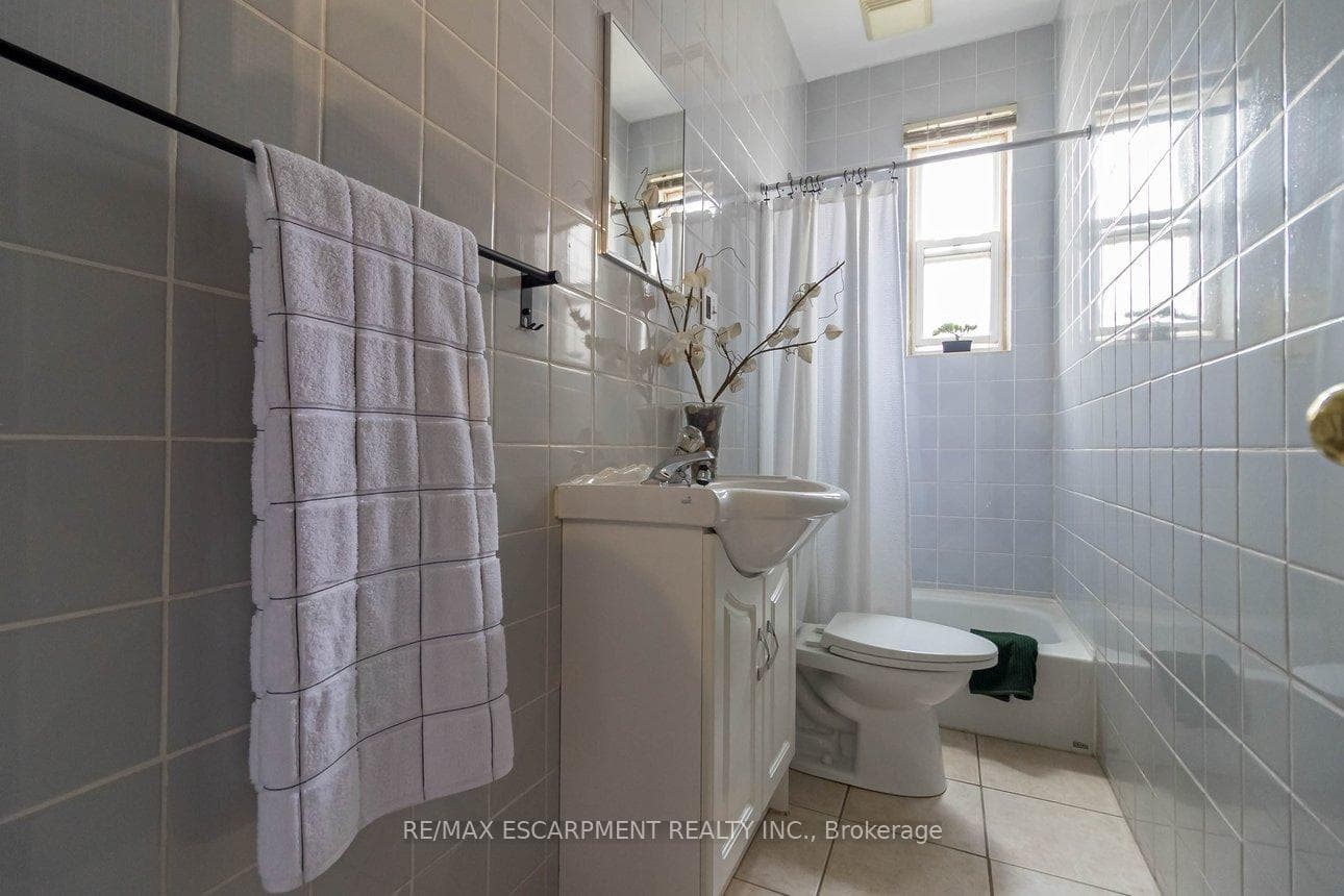 Main Floor 3 pc Bath