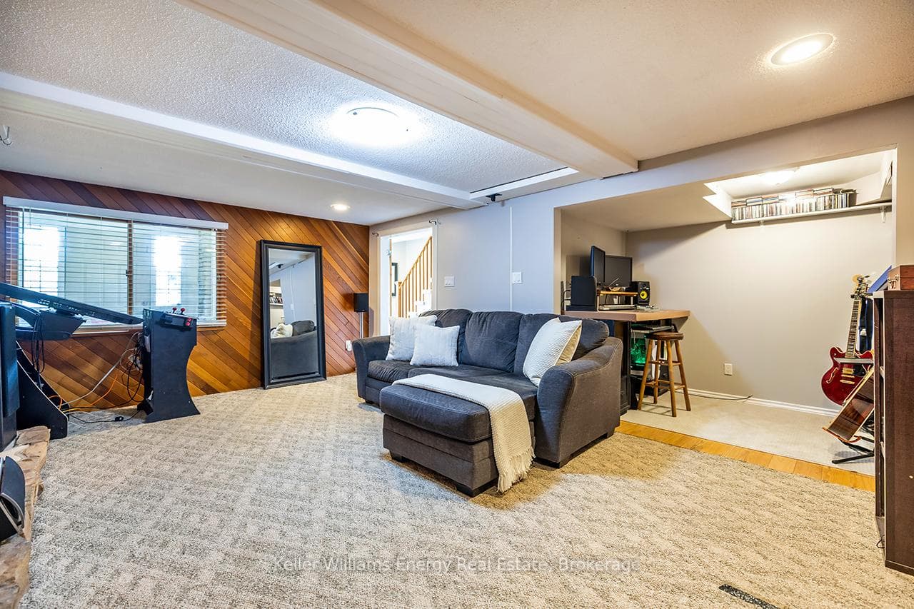 19 Pinewood Crescent photo 7
