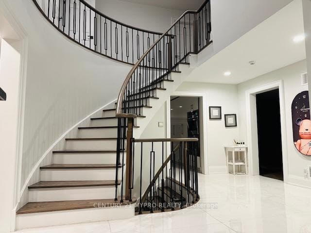 24 Orchid Court photo 2