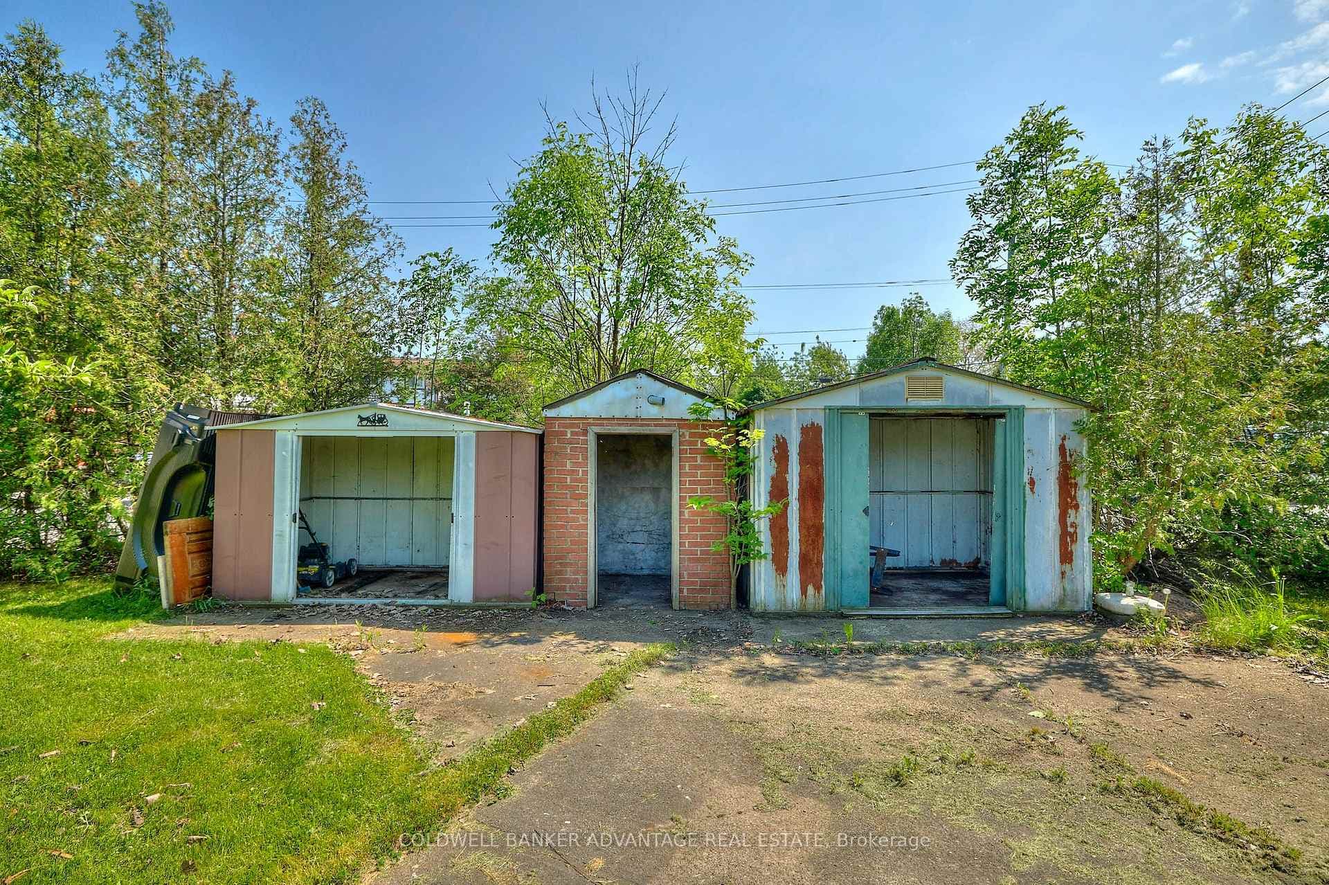 98 Pinehurst Drive photo 37