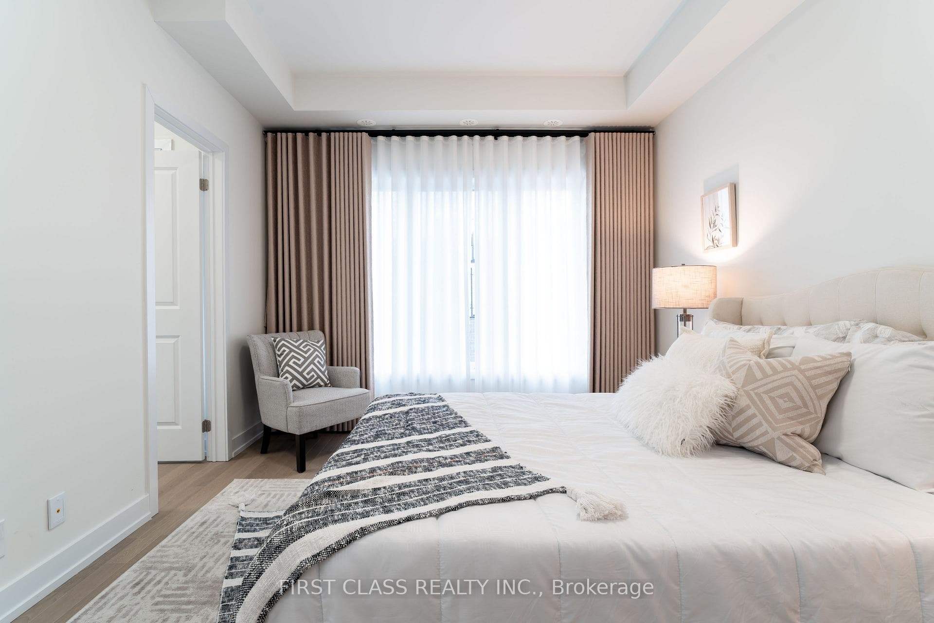 15 Guardhouse Crescent photo 22