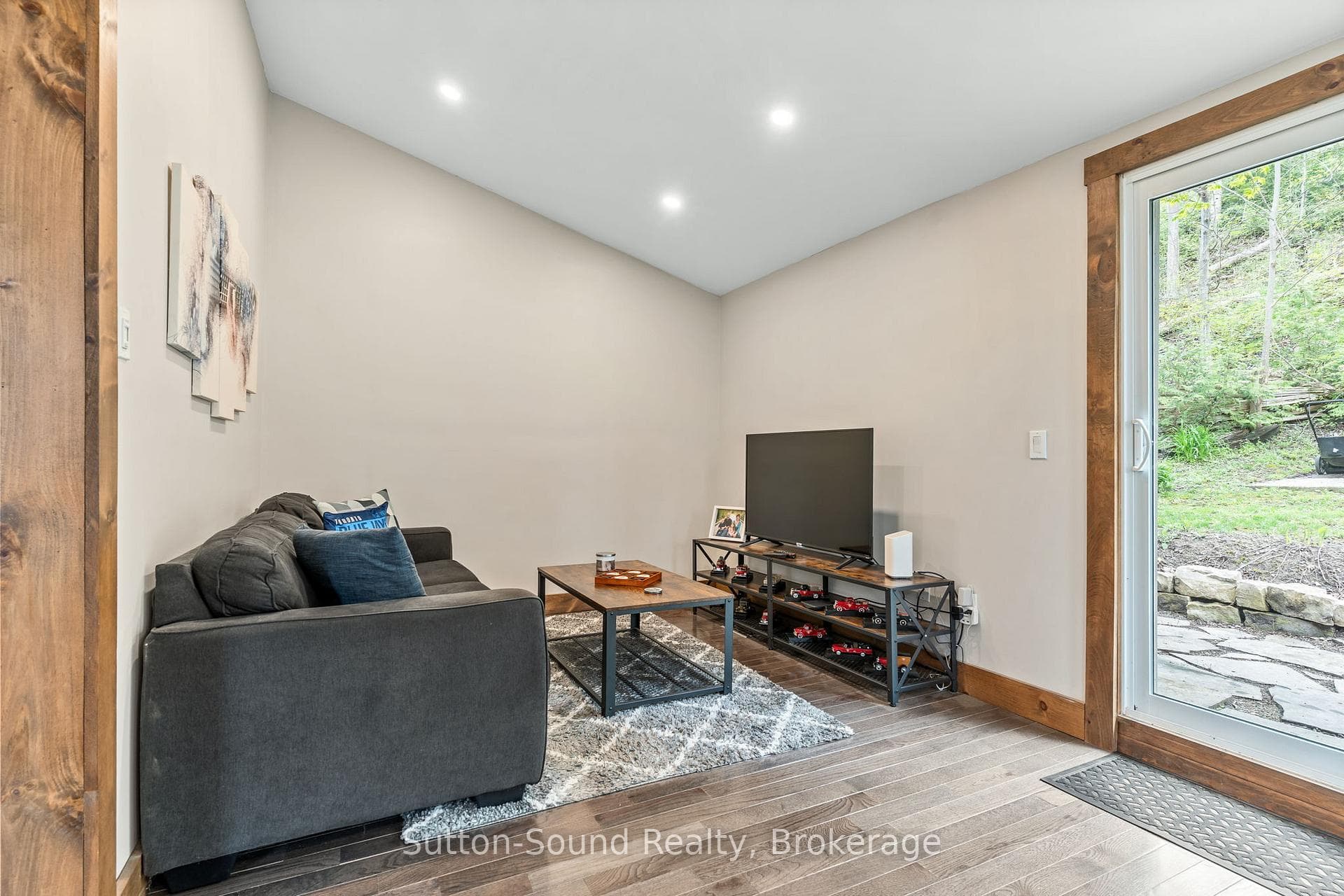 1229 4th Avenue photo 18