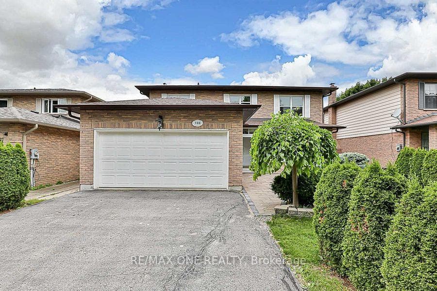 100 Robinson Crescent photo 1