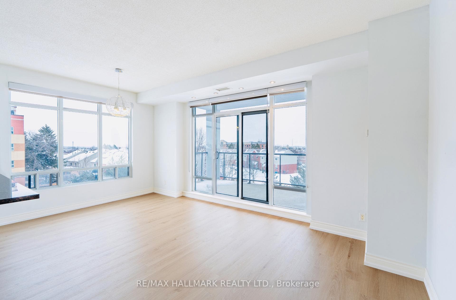 11121 Yonge Street Unit 304 photo 9
