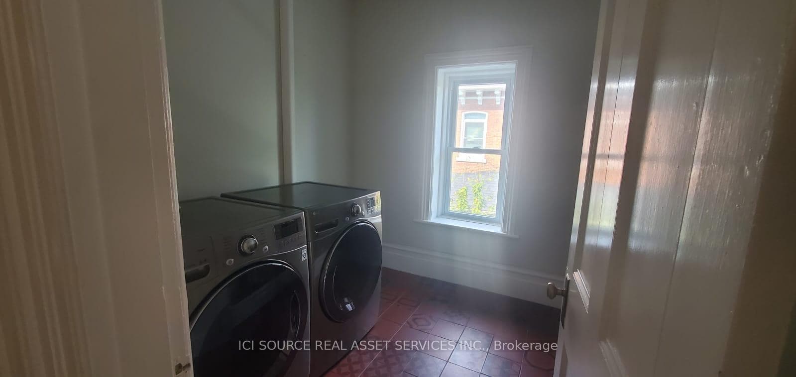 217 Charles Street photo 6