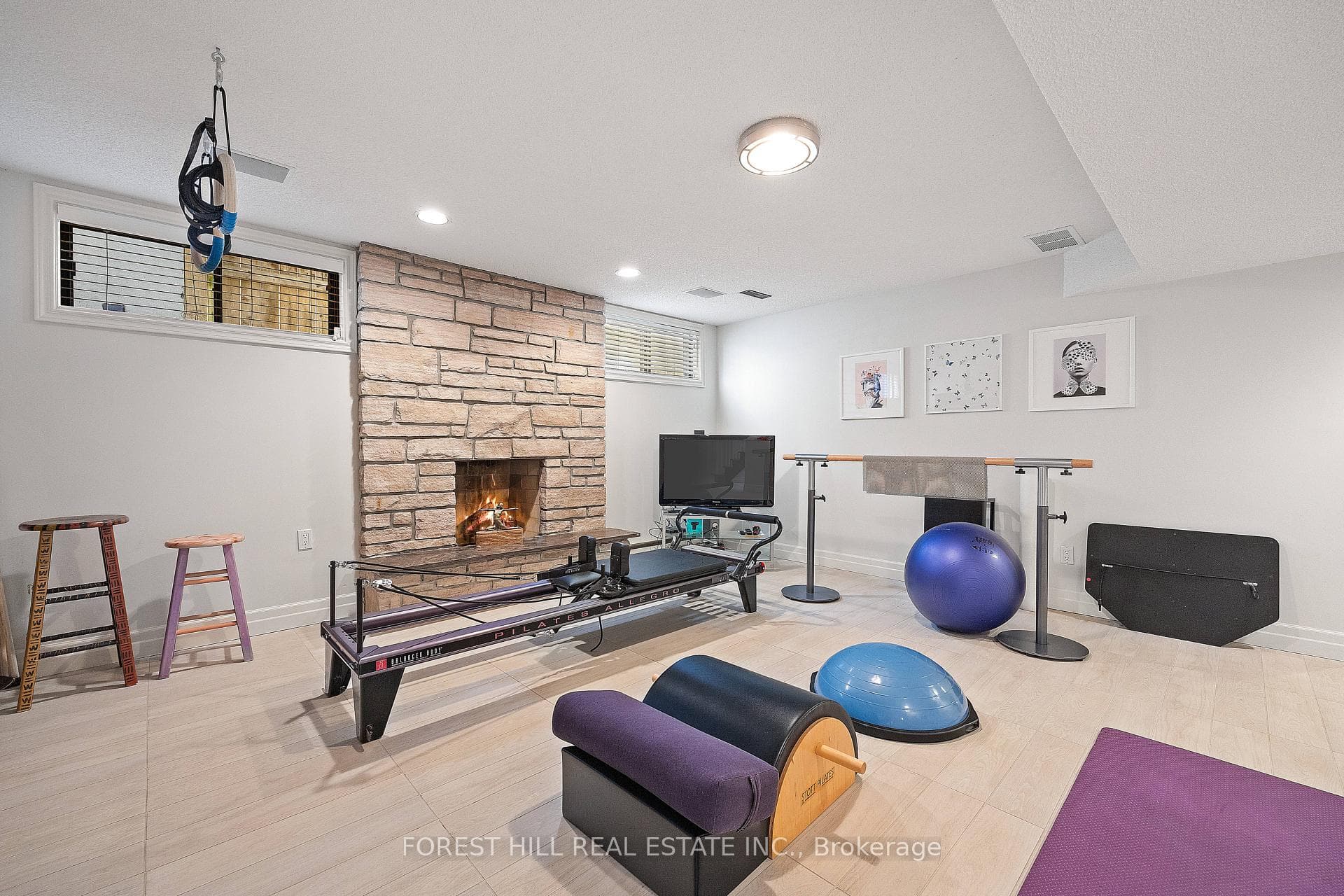 88 Yonge Boulevard photo 25