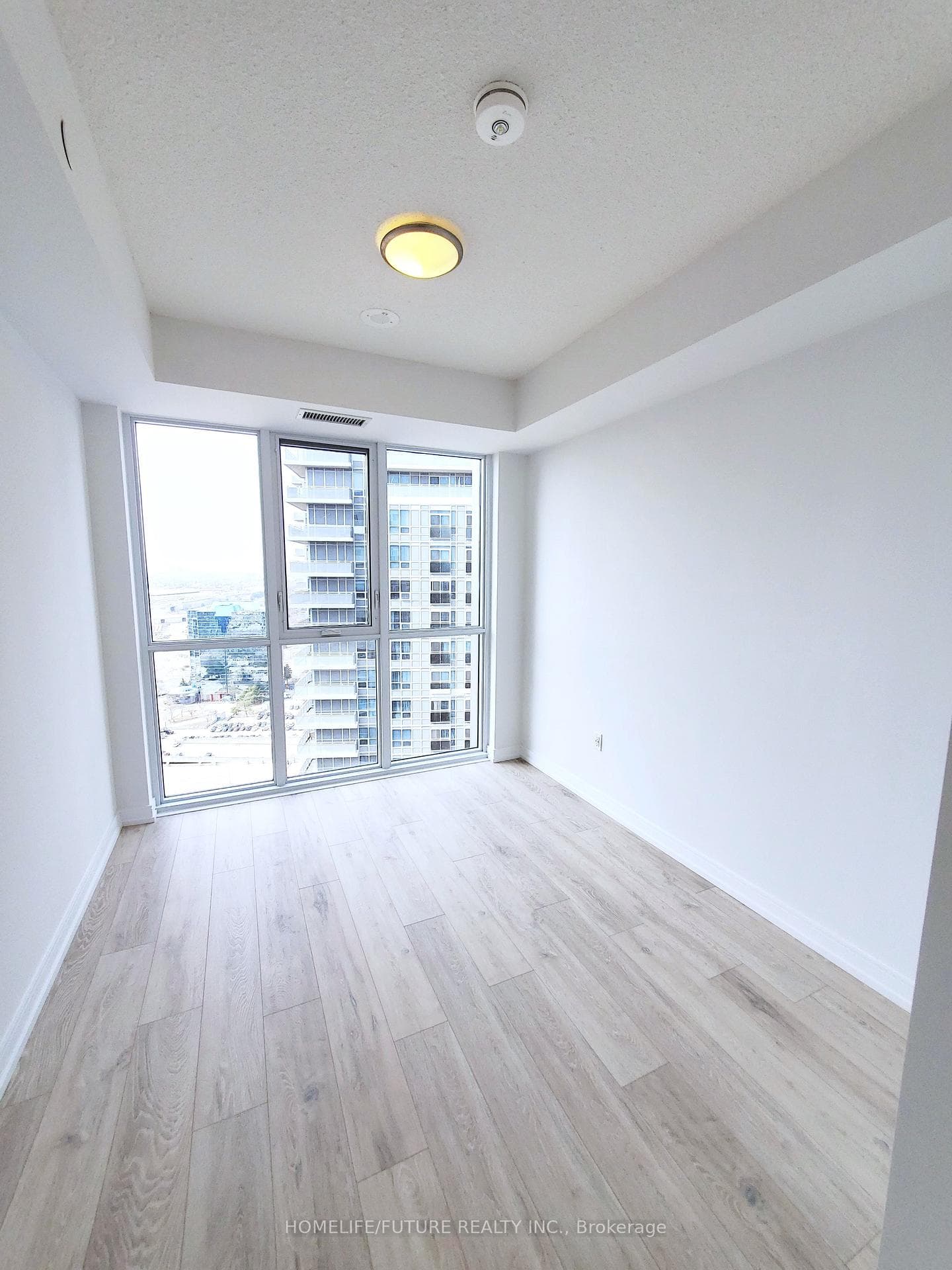 225 Village Green Square Unit 2805 photo 7