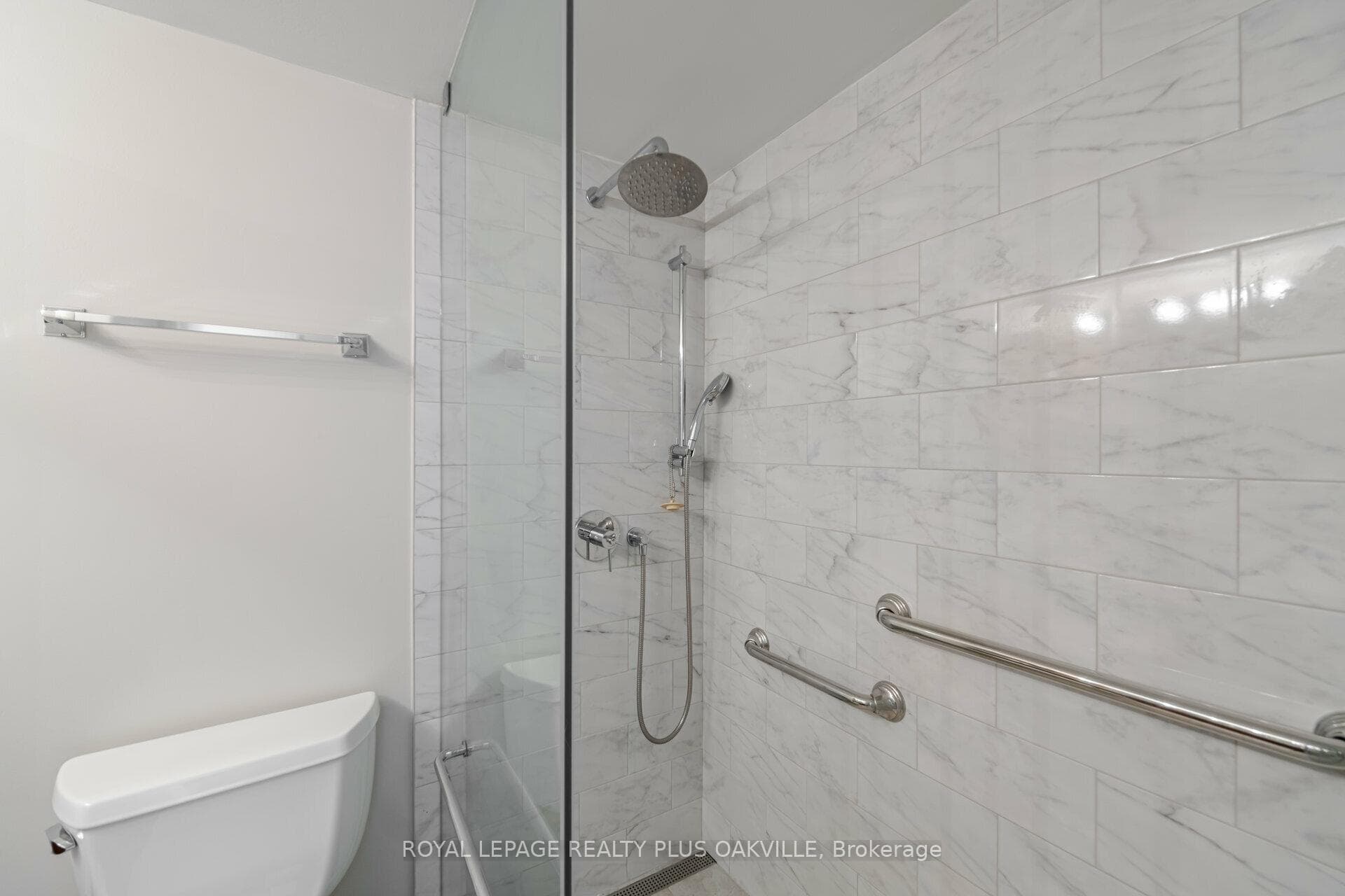 2177 Burnhamthorpe Road Unit 1810 photo 20