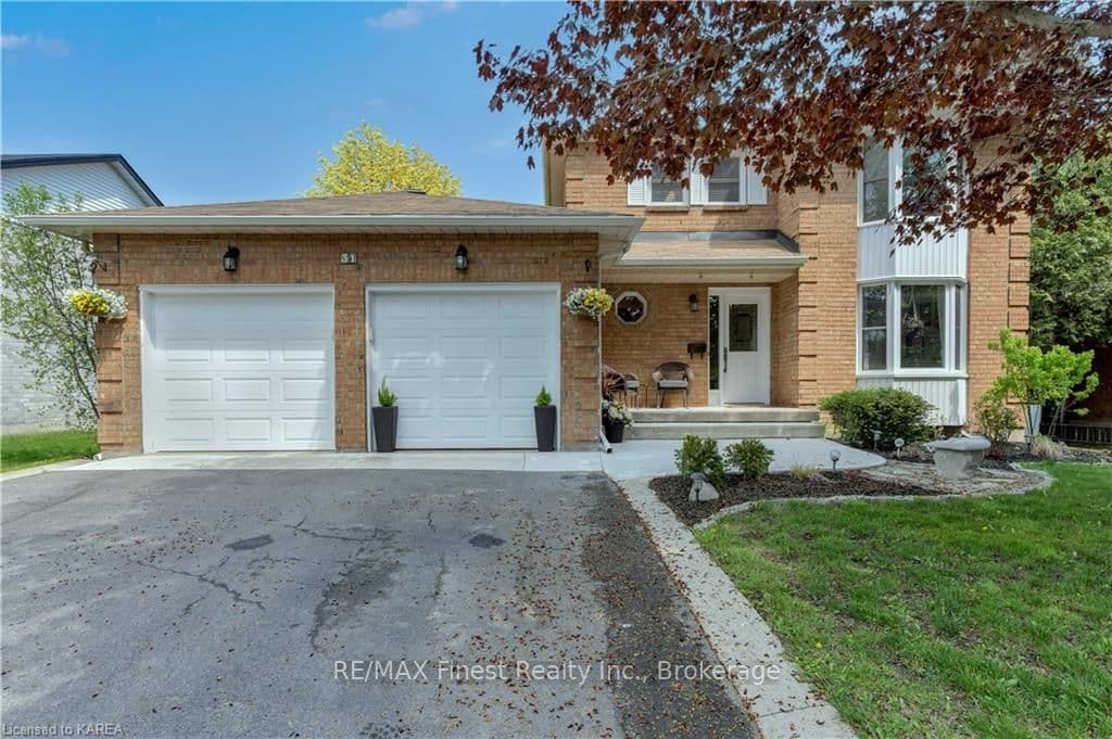 31 CHARTWELL Crescent photo 2