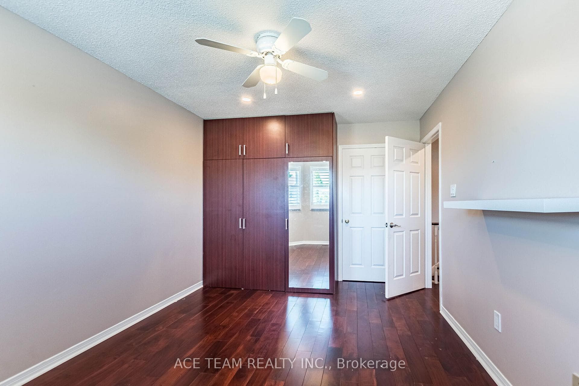 5740 Invergordon Lane photo 40