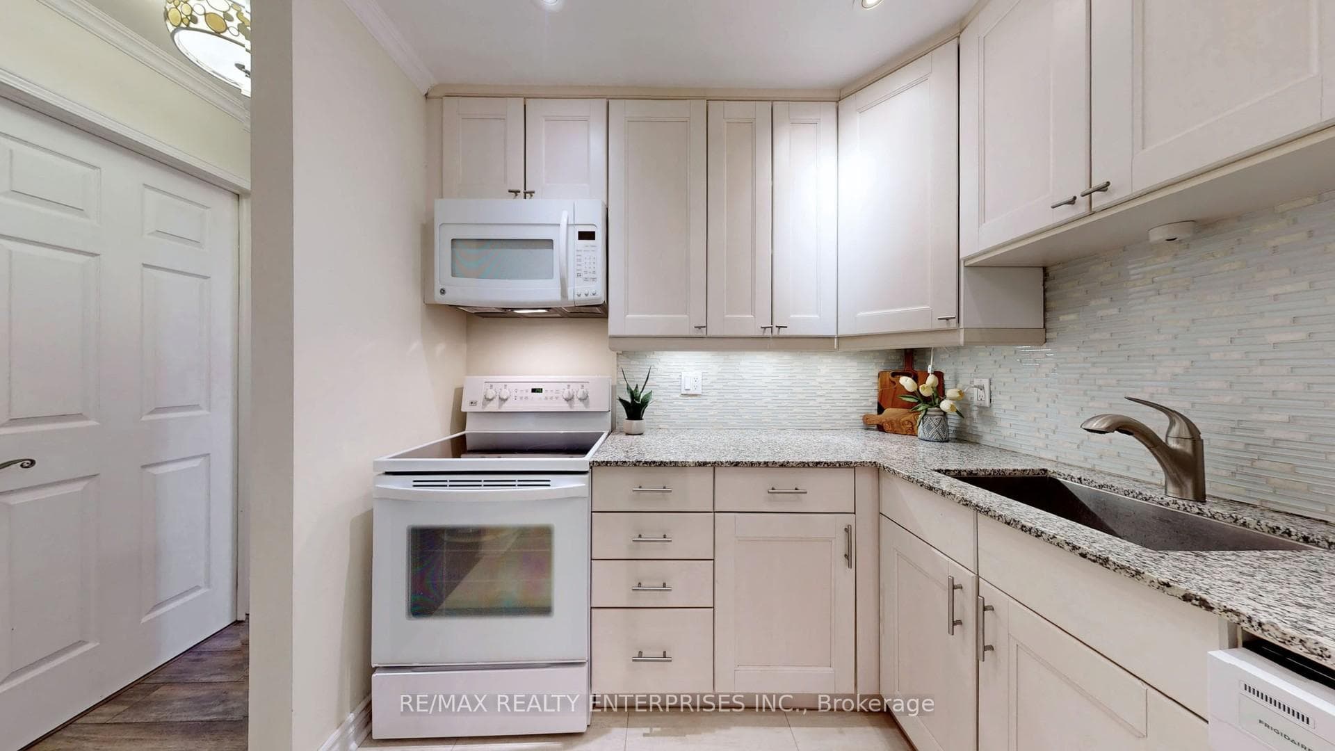 1508 Pilgrims Way Unit 814 photo 8
