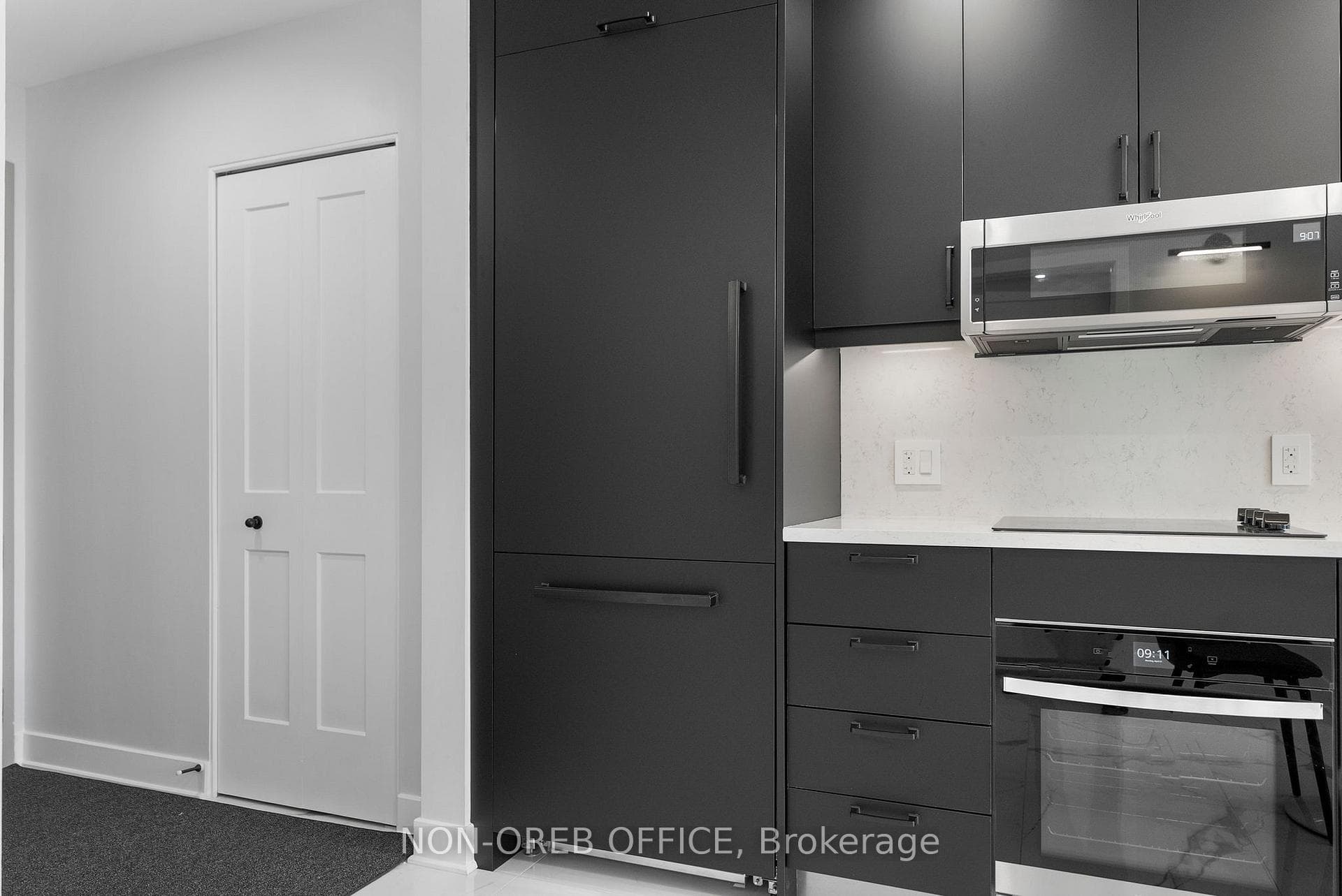 180 George Street Unit PH208 photo 9