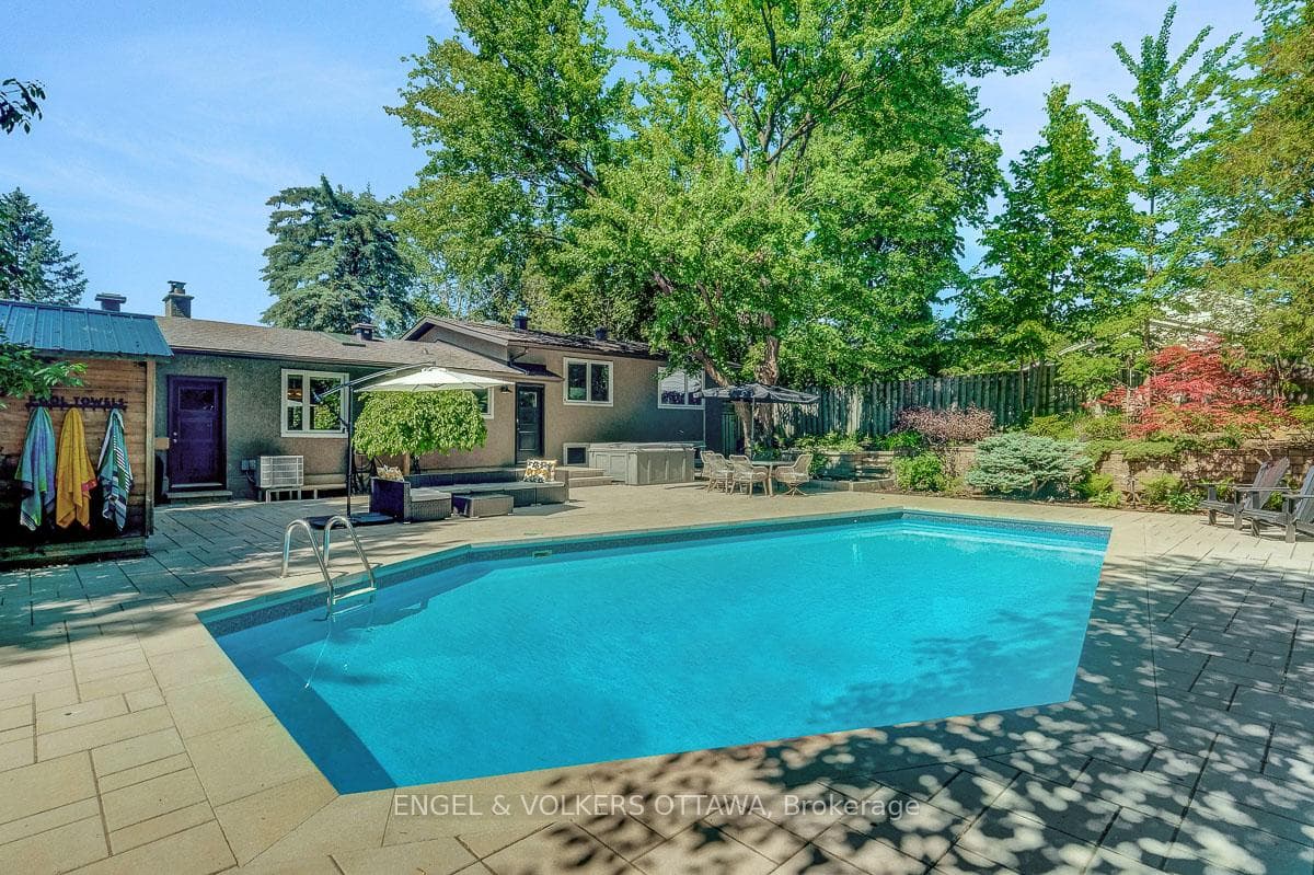 54 Qualicum Street photo 46