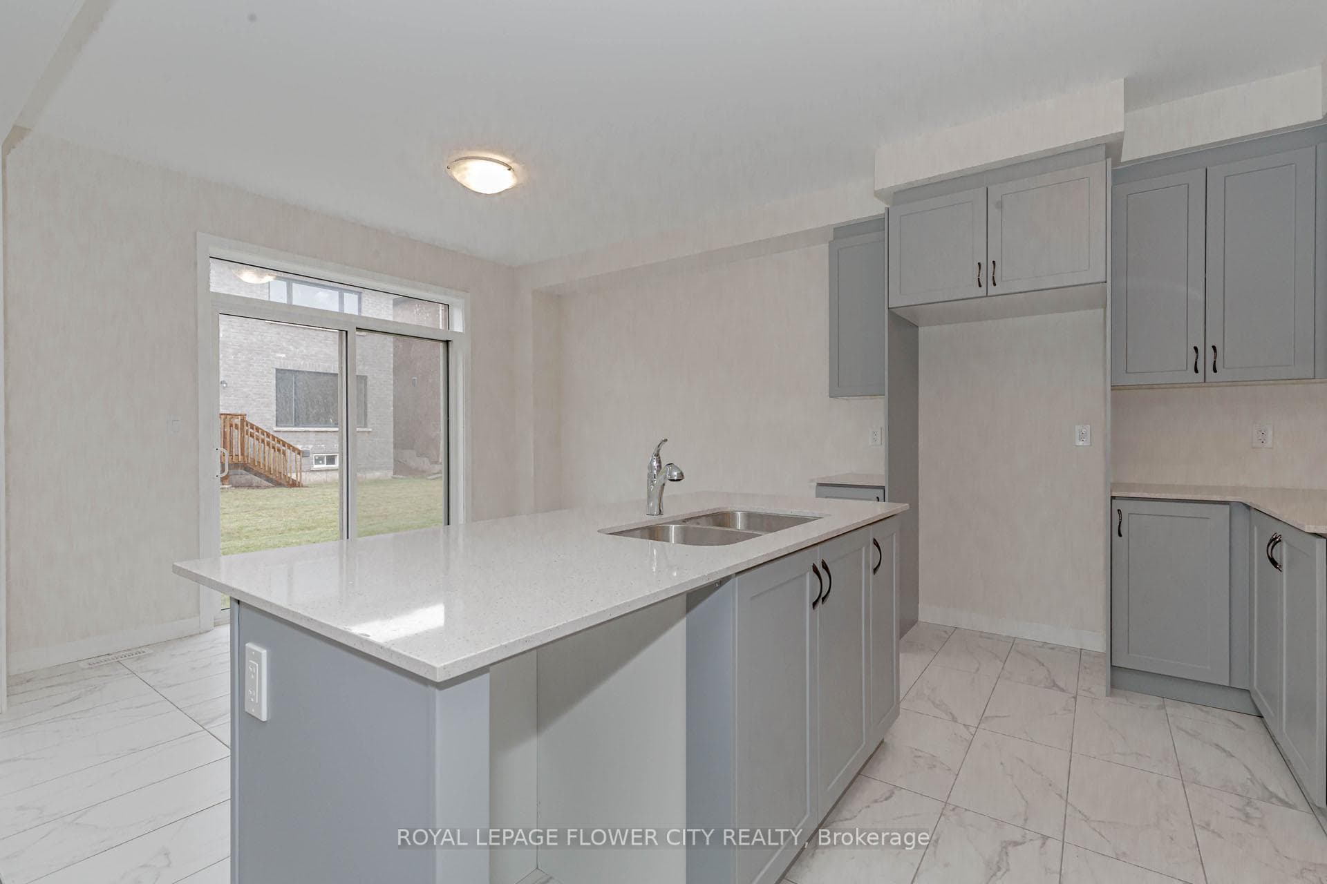 129 Henshaw Drive photo 13