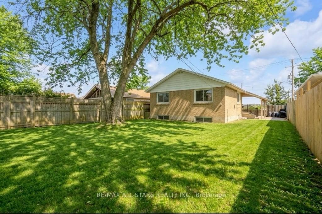 1554 Warden Avenue photo 12