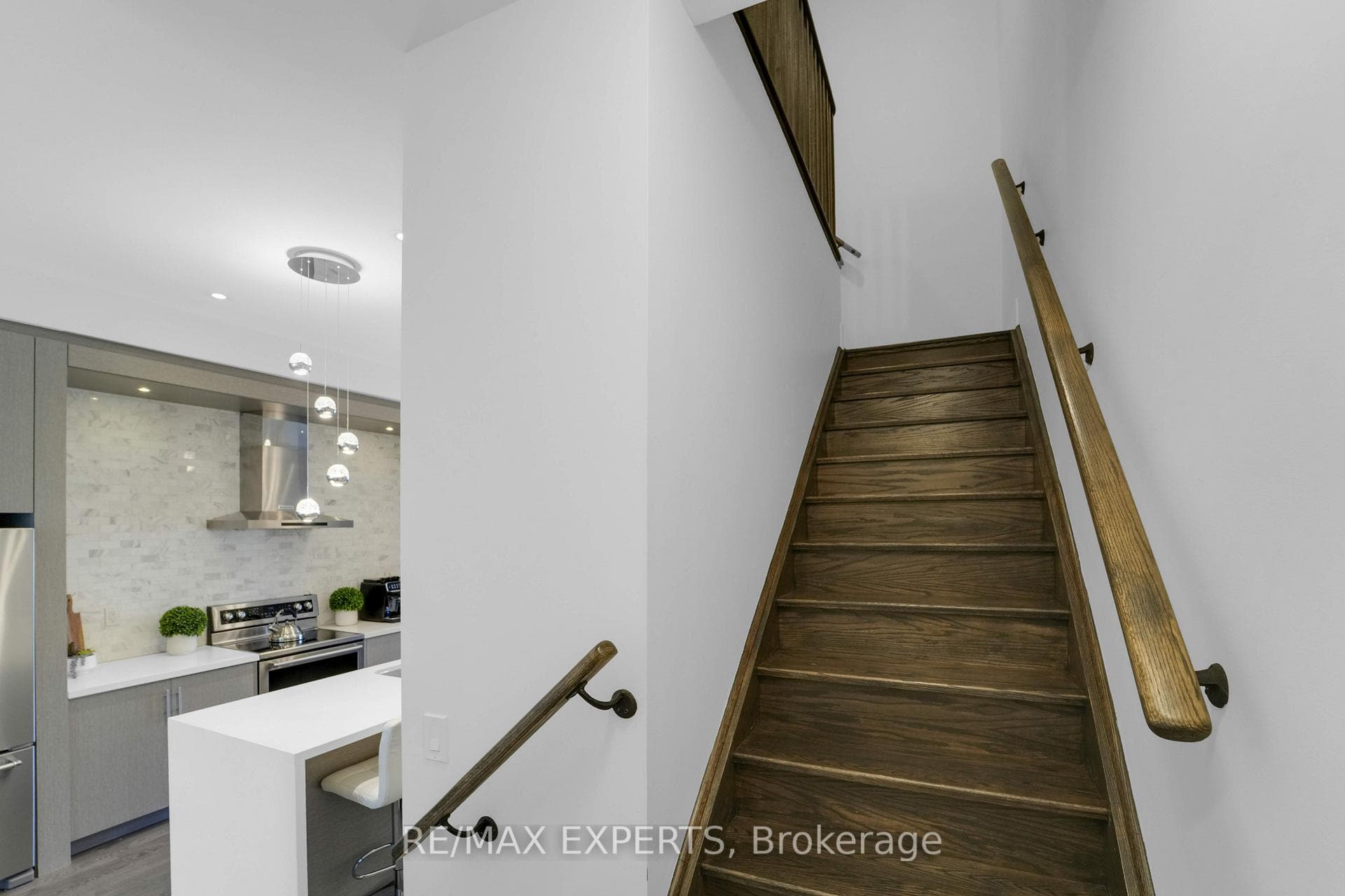 3890 Major Mackenzie Drive photo 22