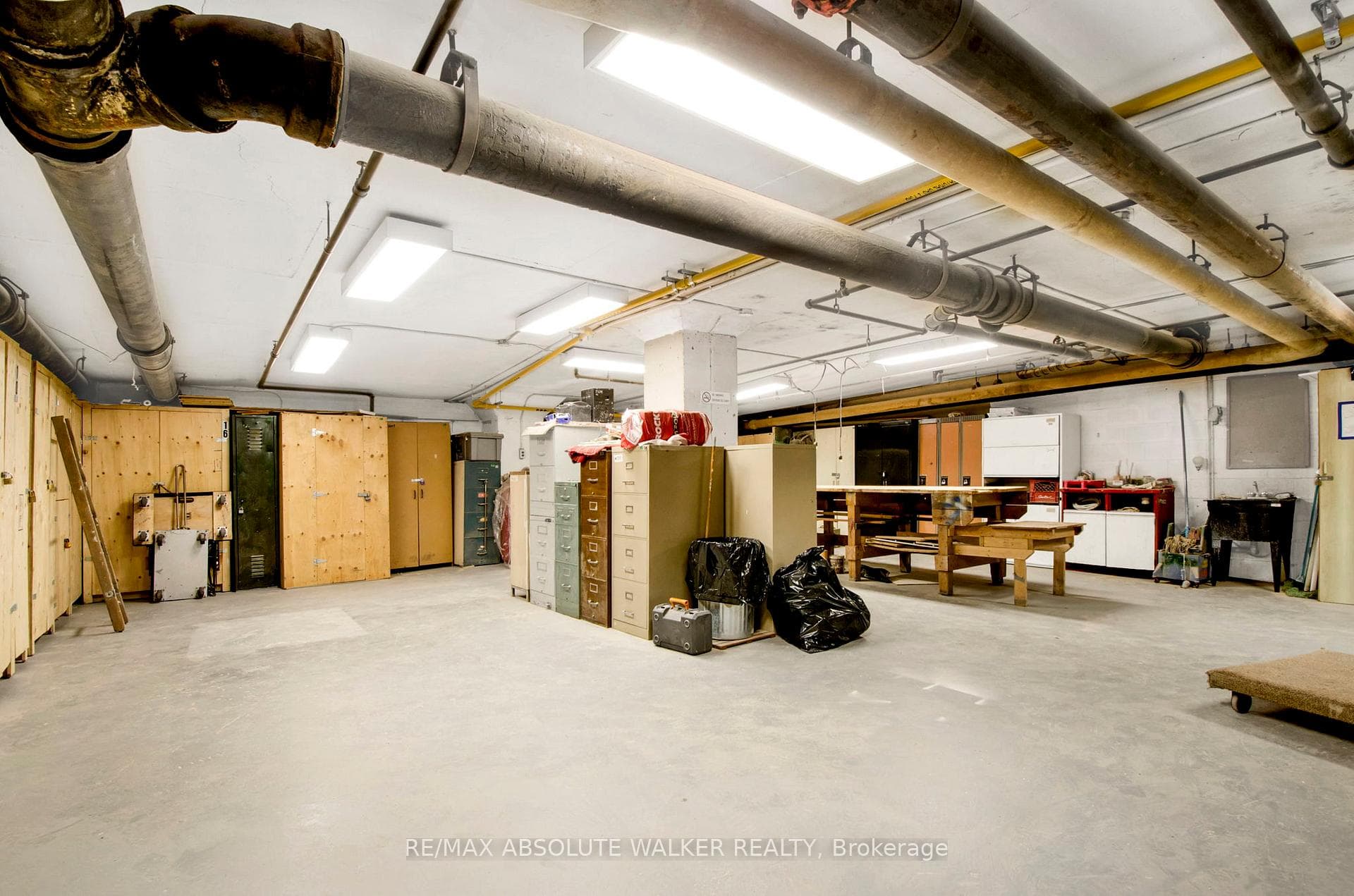158C MCARTHUR Avenue Unit 1604 photo 36