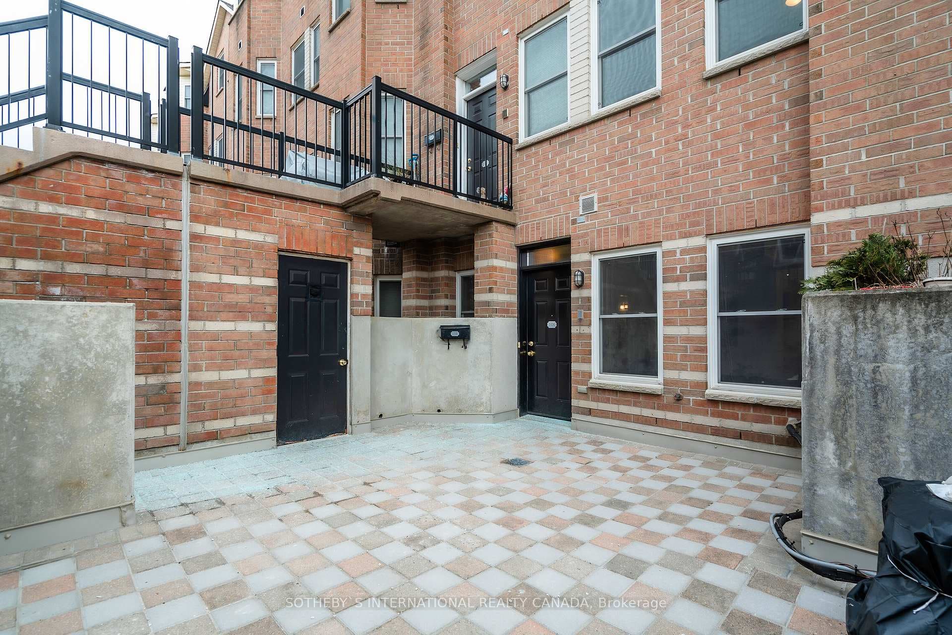 760 Lawrence Avenue Unit 106 photo 28