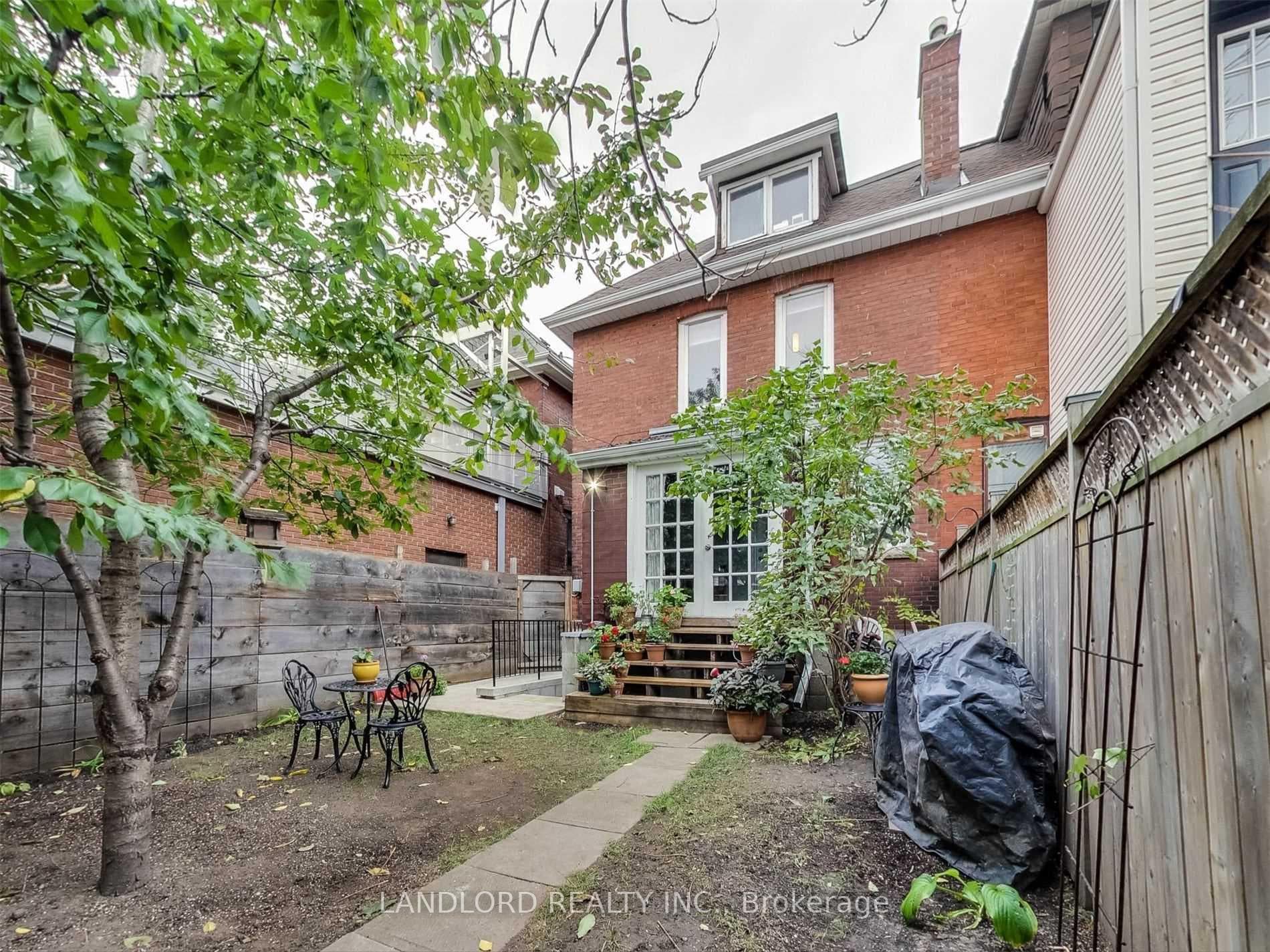 2251 Dundas Street Unit Main Fl photo 16