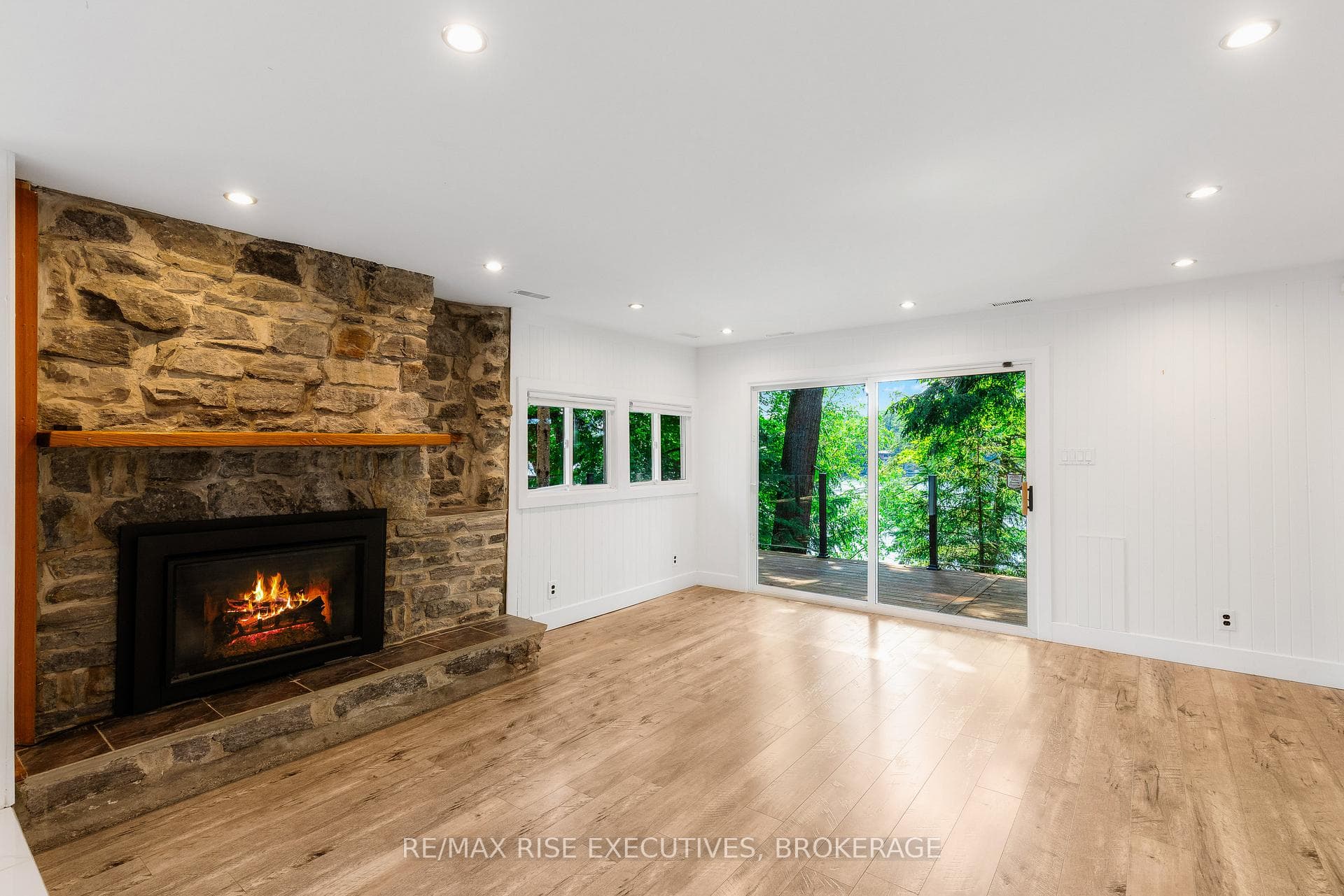 973 Foster Bay Lane photo 11